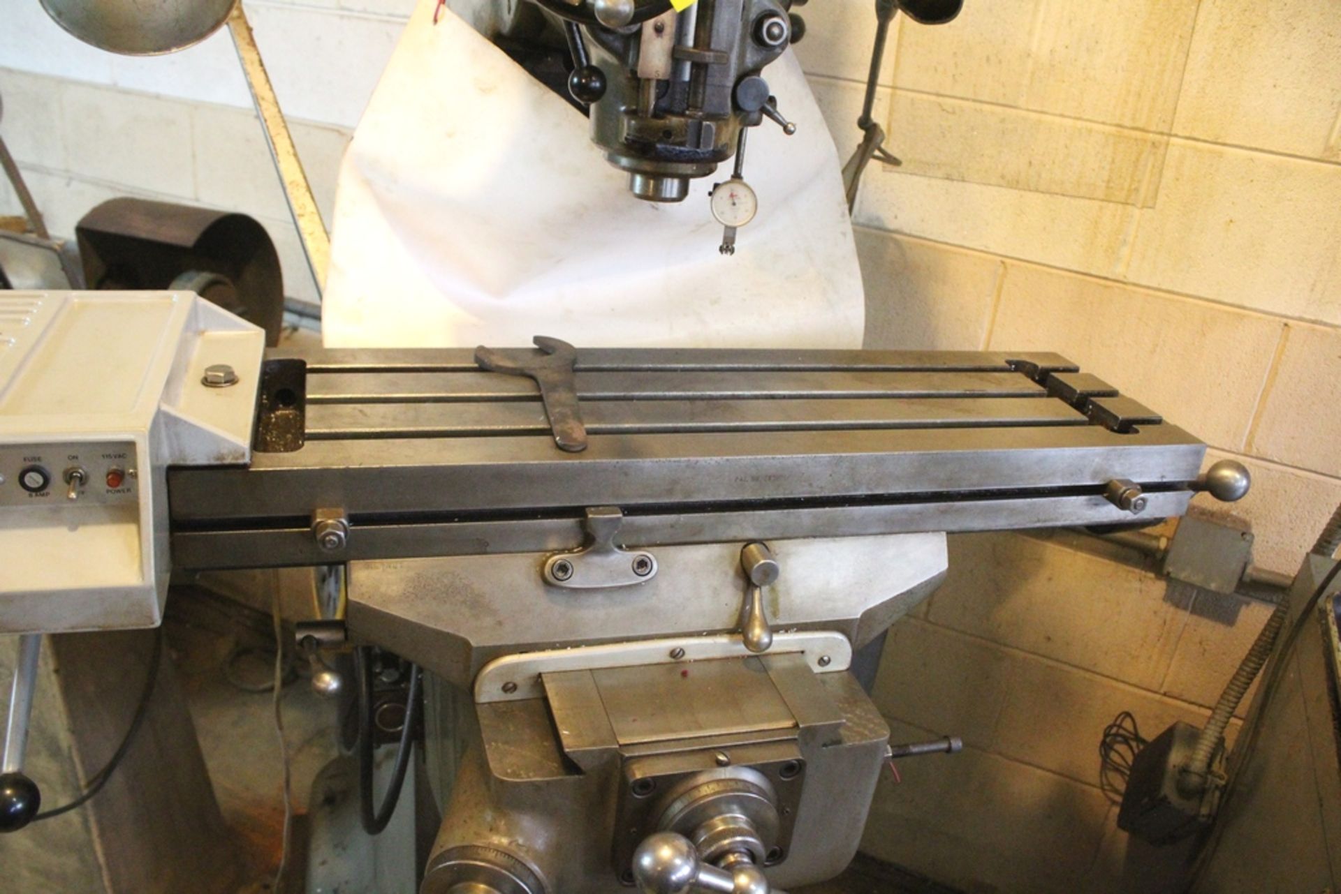 BRIDGEPORT 1 HP RAM TYPE VERTICAL MILLING MACHINE S/N BR81608 - Image 4 of 7