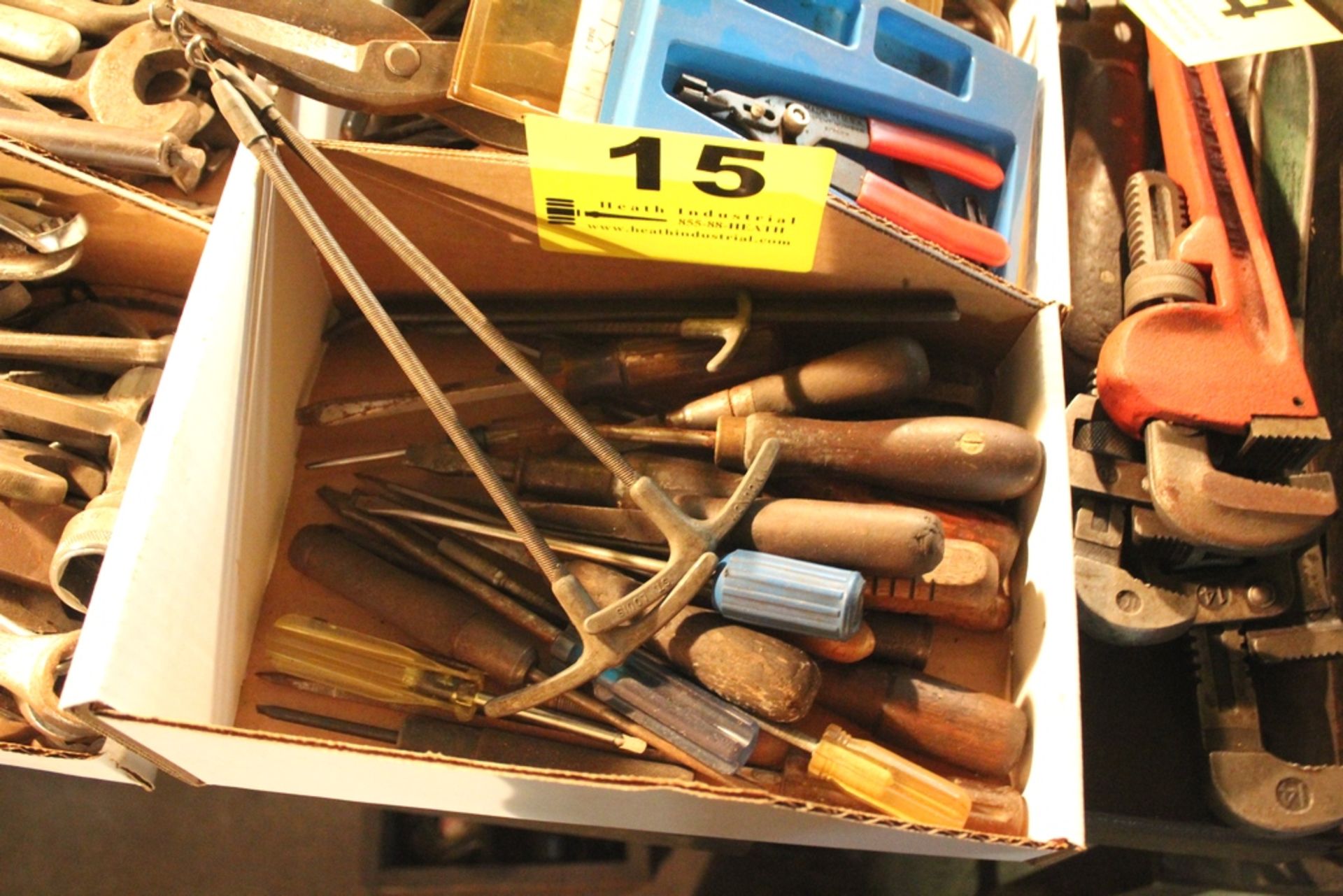 ASSORTED SCREWDRIVERS IN BOX