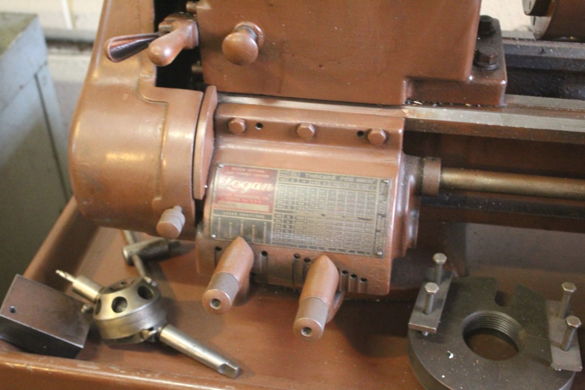 LOGAN MODEL 955 11" X 24"CABINET BASE LATHE, 43" BED, S/N 59793, WITH 3-JAW CHUCK, TAIL STOCK - Image 5 of 7