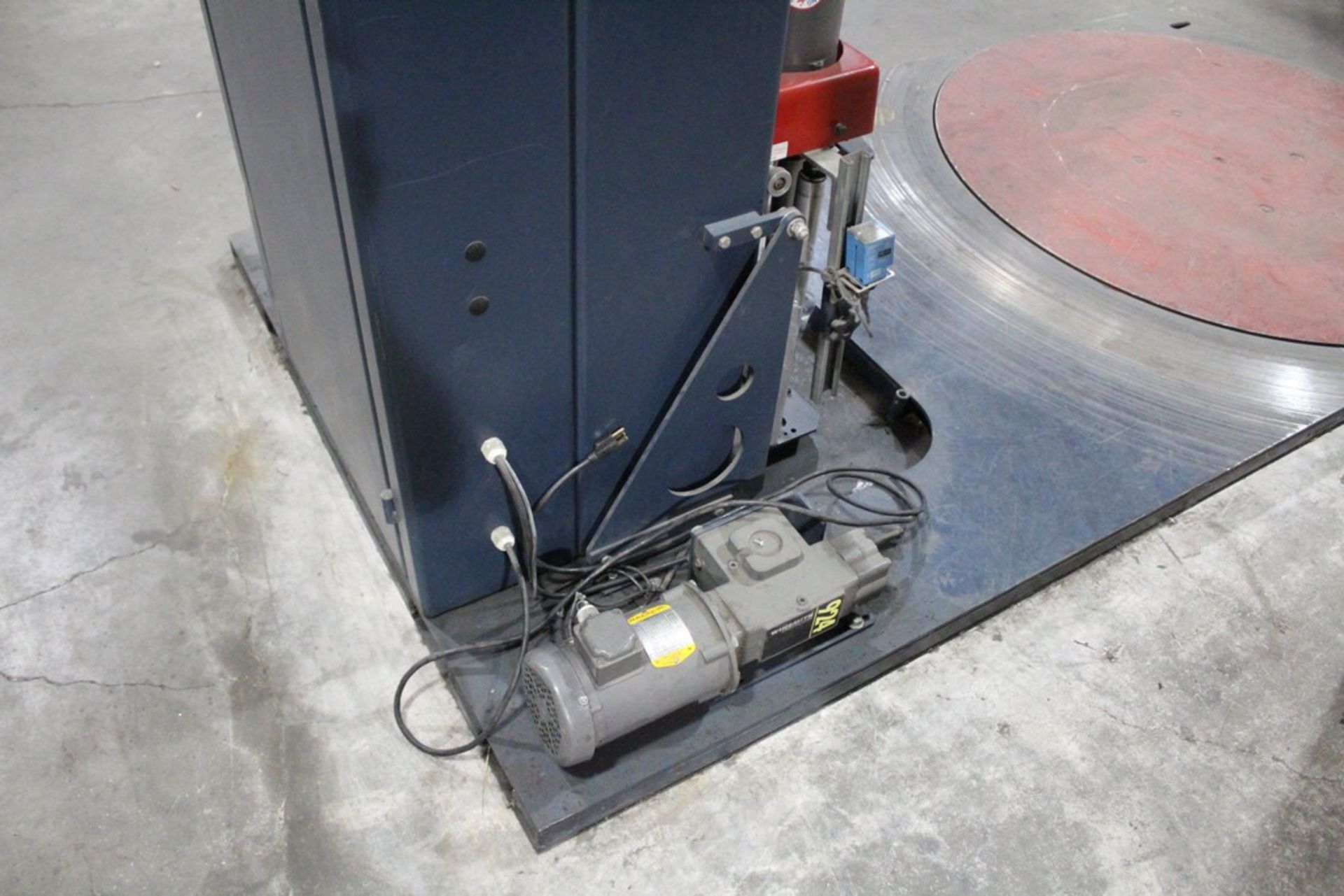 WULFTEC MODEL WLP-200 PLASTIC SKID WRAPPER, S/N 0899-4791, 58” TURNTABLE, 60” VERTICAL HEAD TRAVEL - Image 5 of 7