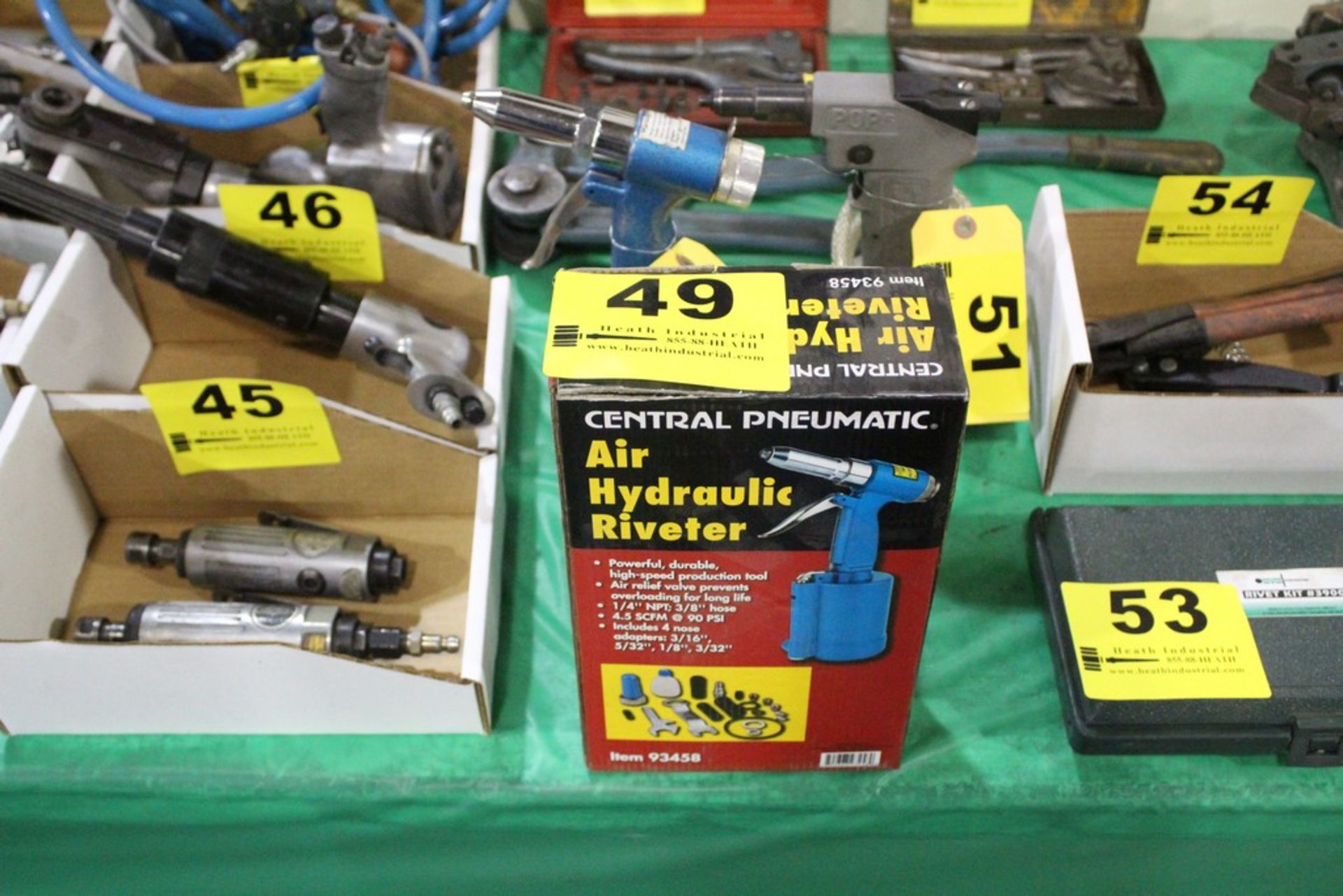 CENTRAL PNEUMATIC AIR HYDRAULIC RIVETER IN BOX