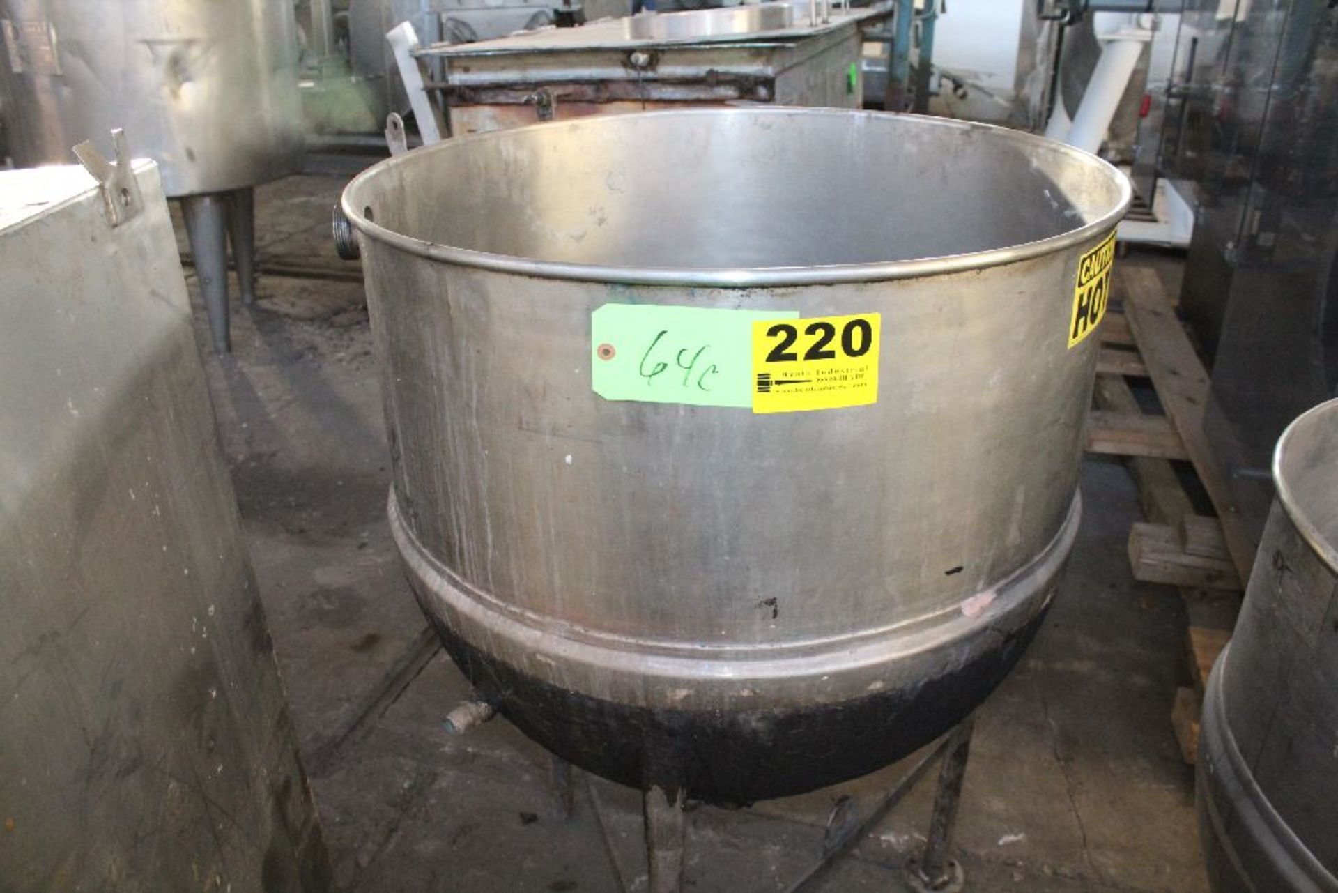 100 GAL KETTLE WITH 1.5" CENTER BOTTOM OUTLET AND VALVE