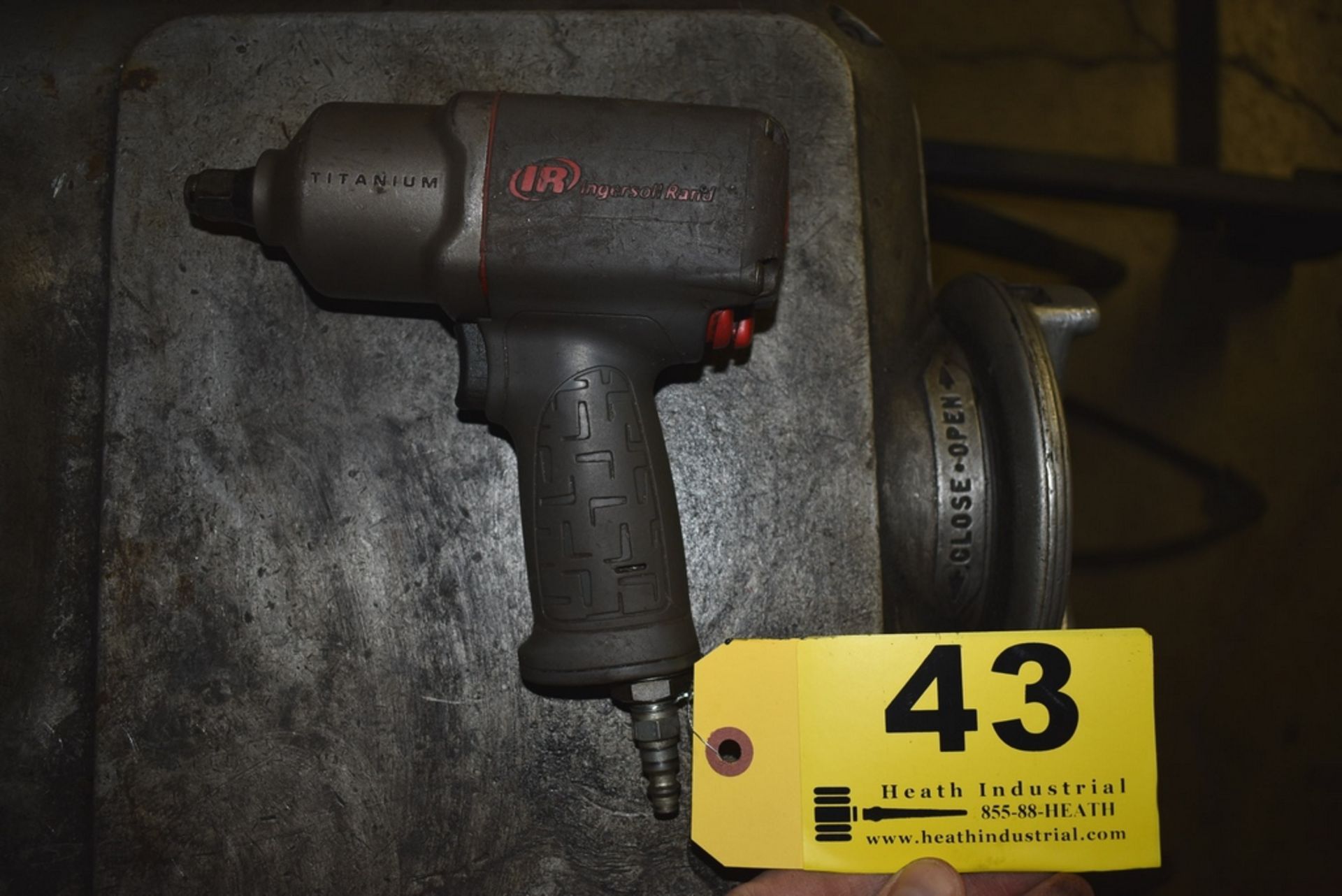 INGERSOLL-RAND 1/2 AIR IMPACT DRIVER - Image 2 of 2