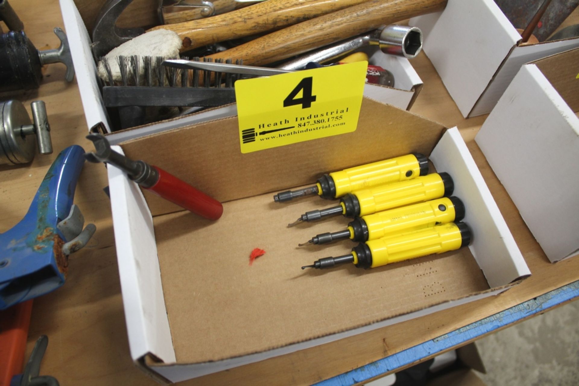 (4) MANUAL DEBURRING TOOLS IN BOX