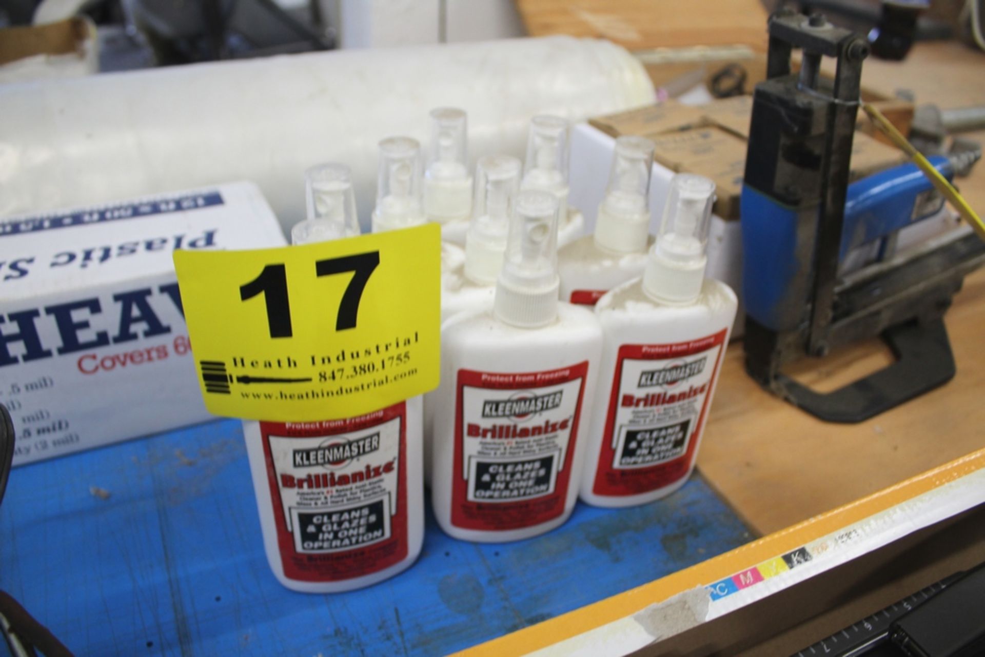 (10) BOTTLES KLEENMASTER BRILLIANIAZEACRYLIC & PLASTIC CLEANER