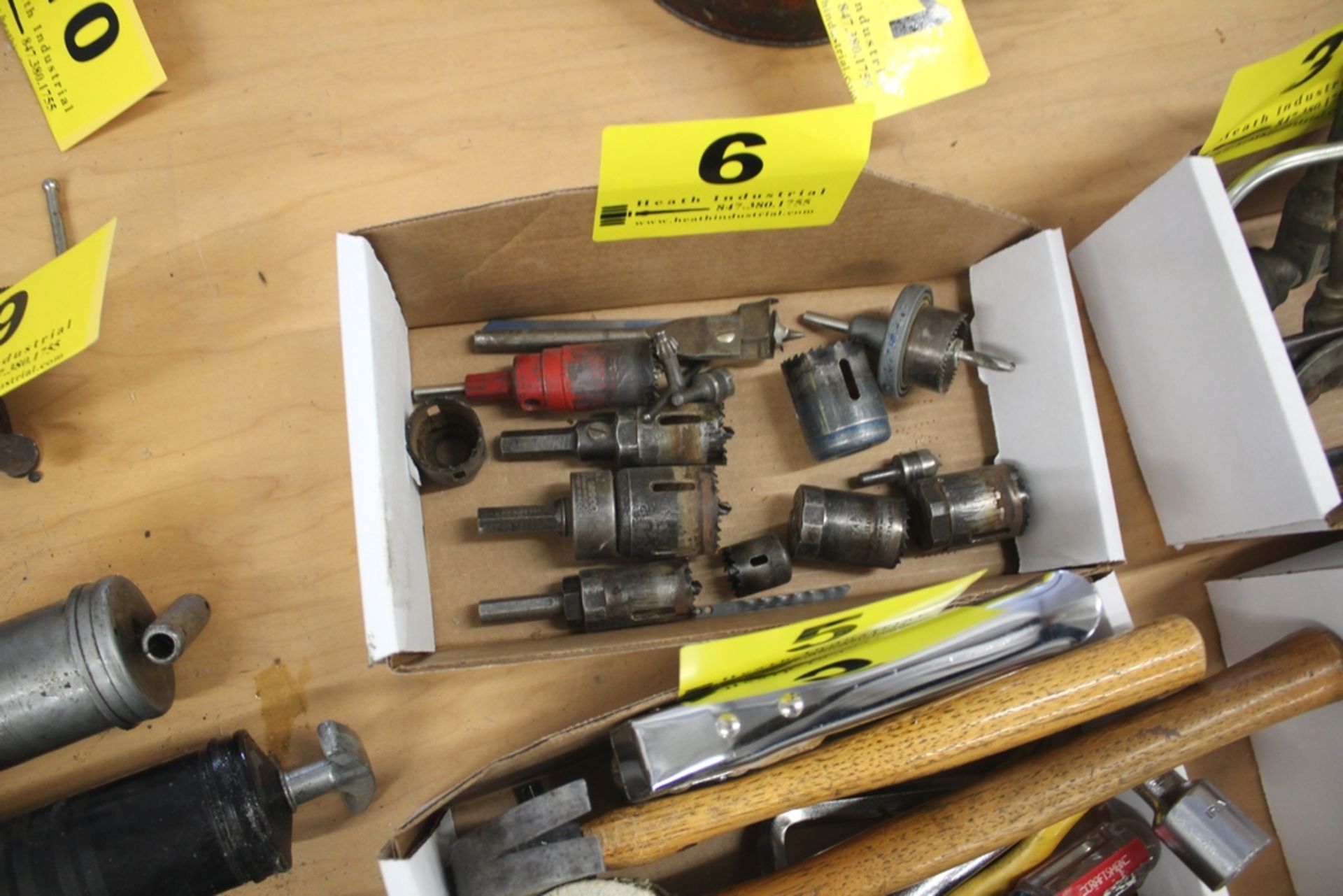 ASSORTED HOLE SAWS IN BOX