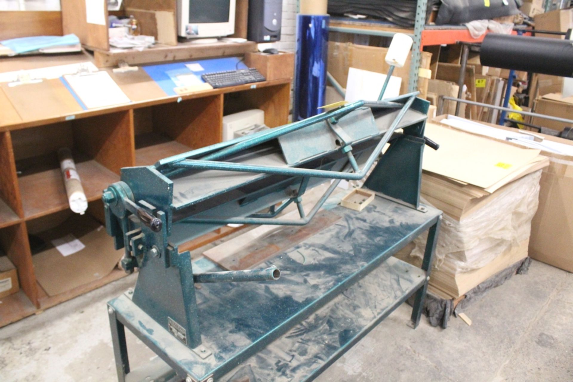 TENNSMITH MODEL U48 48" X 16 GA BENCH TOP APRON BRAKE, S/N 18564, WITH TENNSMITH STEEL STAND, - Image 3 of 4