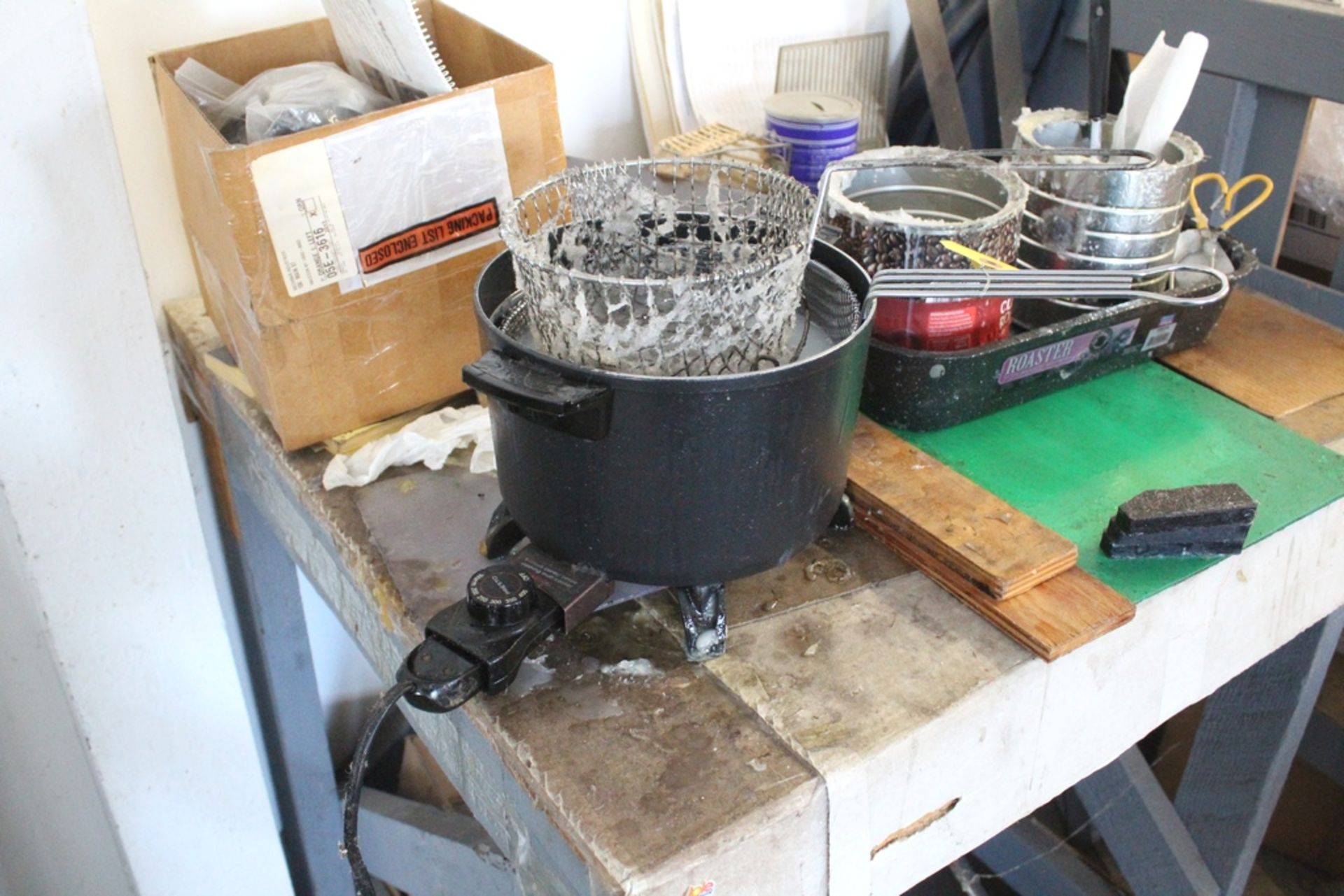 (2) ASSORTED SMALL WAX MELTING POTS WITH BASKETS & ACCESSORIES