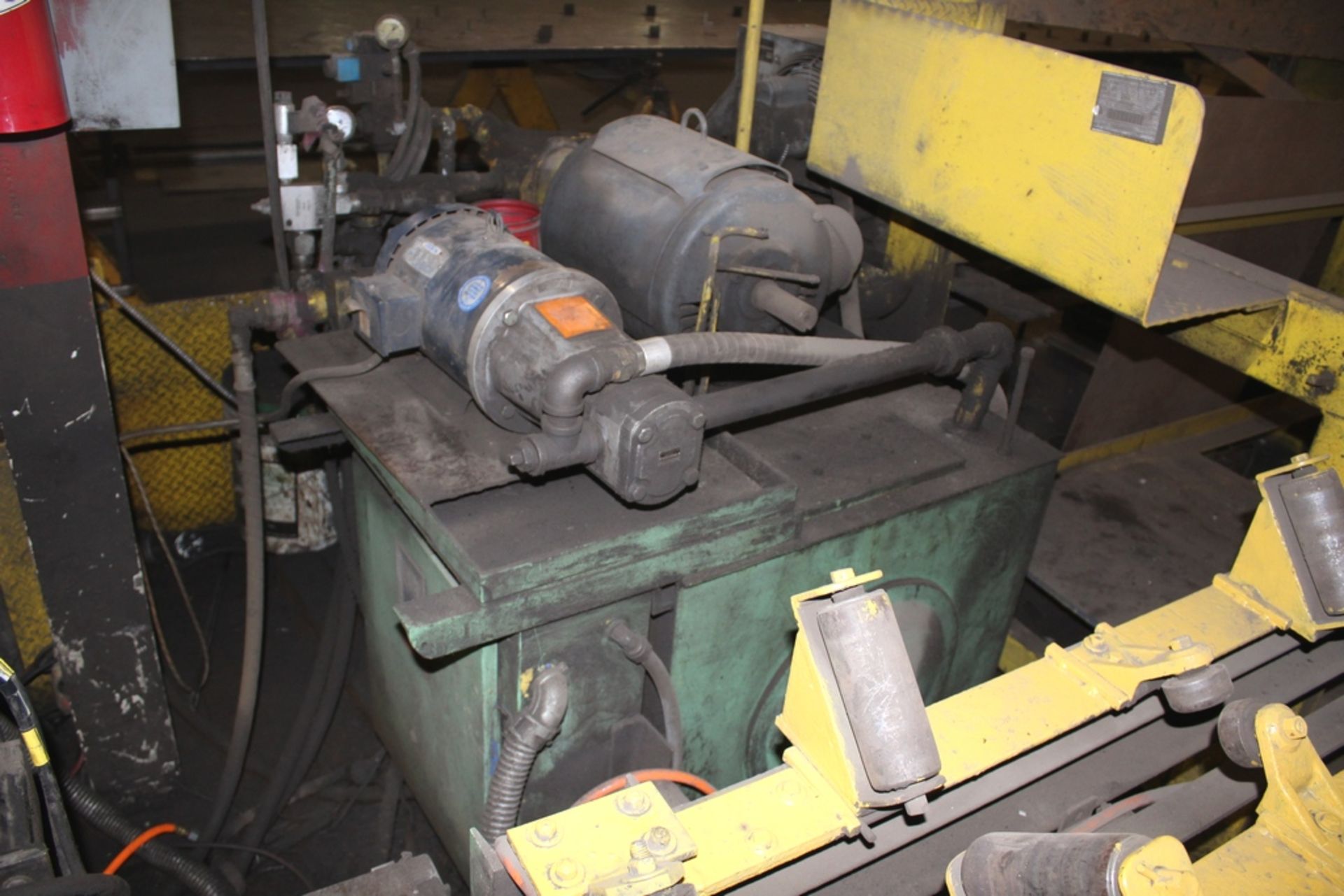 FABRILINE CNC HYDRAULIC ANGLE PUNCH, APPROX. 60 TON, APPROX. 4”X4”X1/4” CAPACITY, INFEED & EXIT - Image 9 of 10