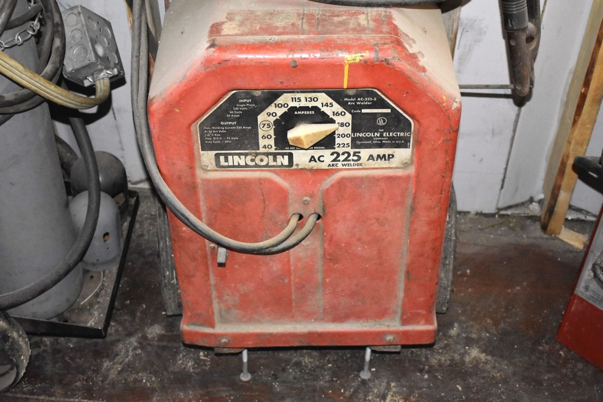 LINCOLN AC 225 AMP PORTABLE WELDER - Image 2 of 2