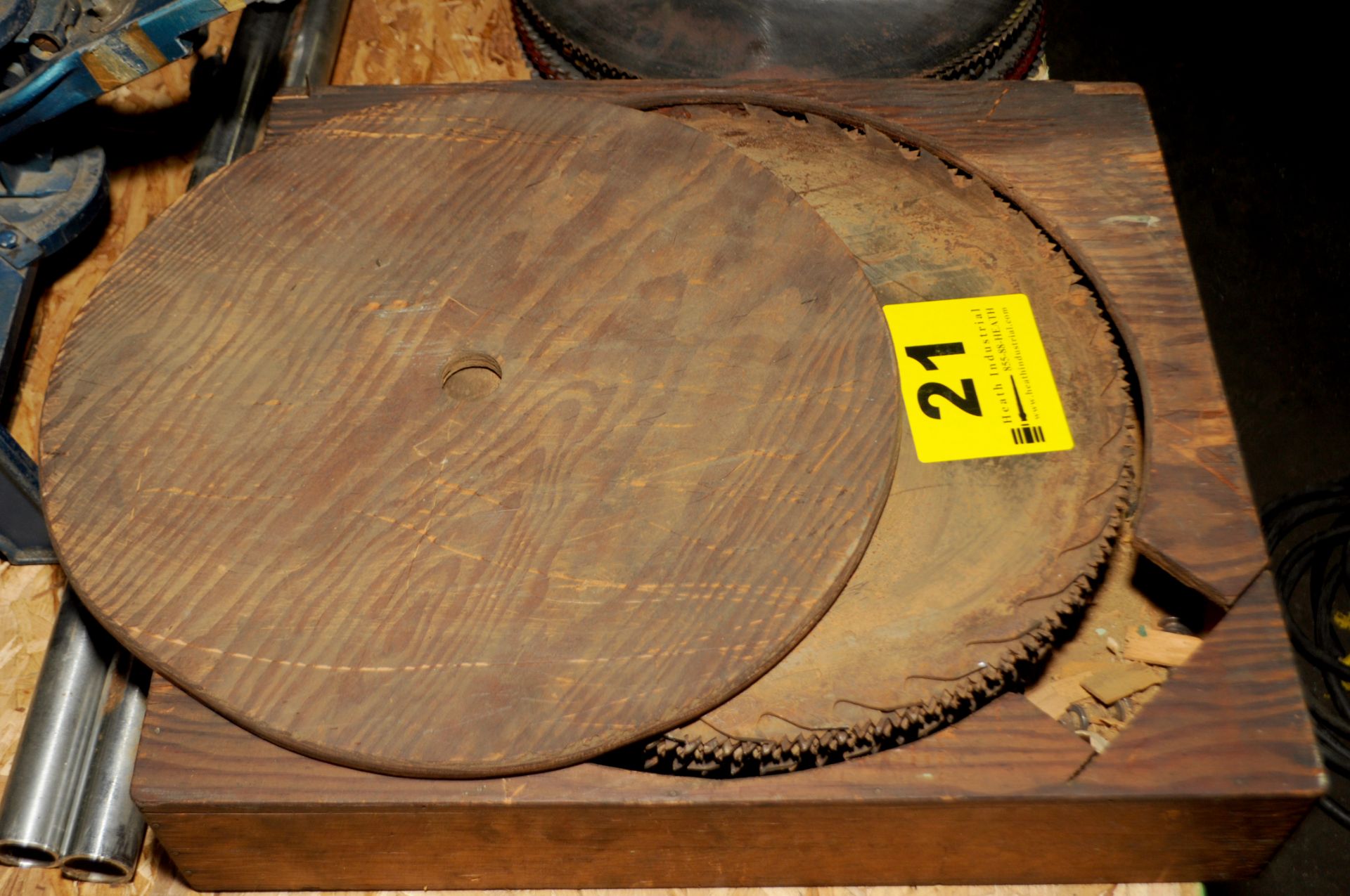 16" SAW BLADES IN WOOD CRATE