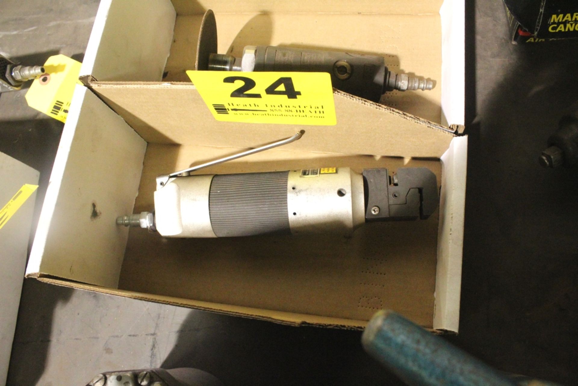 CENTRAL PNEUMATIC MODEL 1110 AIR PUNCH/FLANGE TOOL