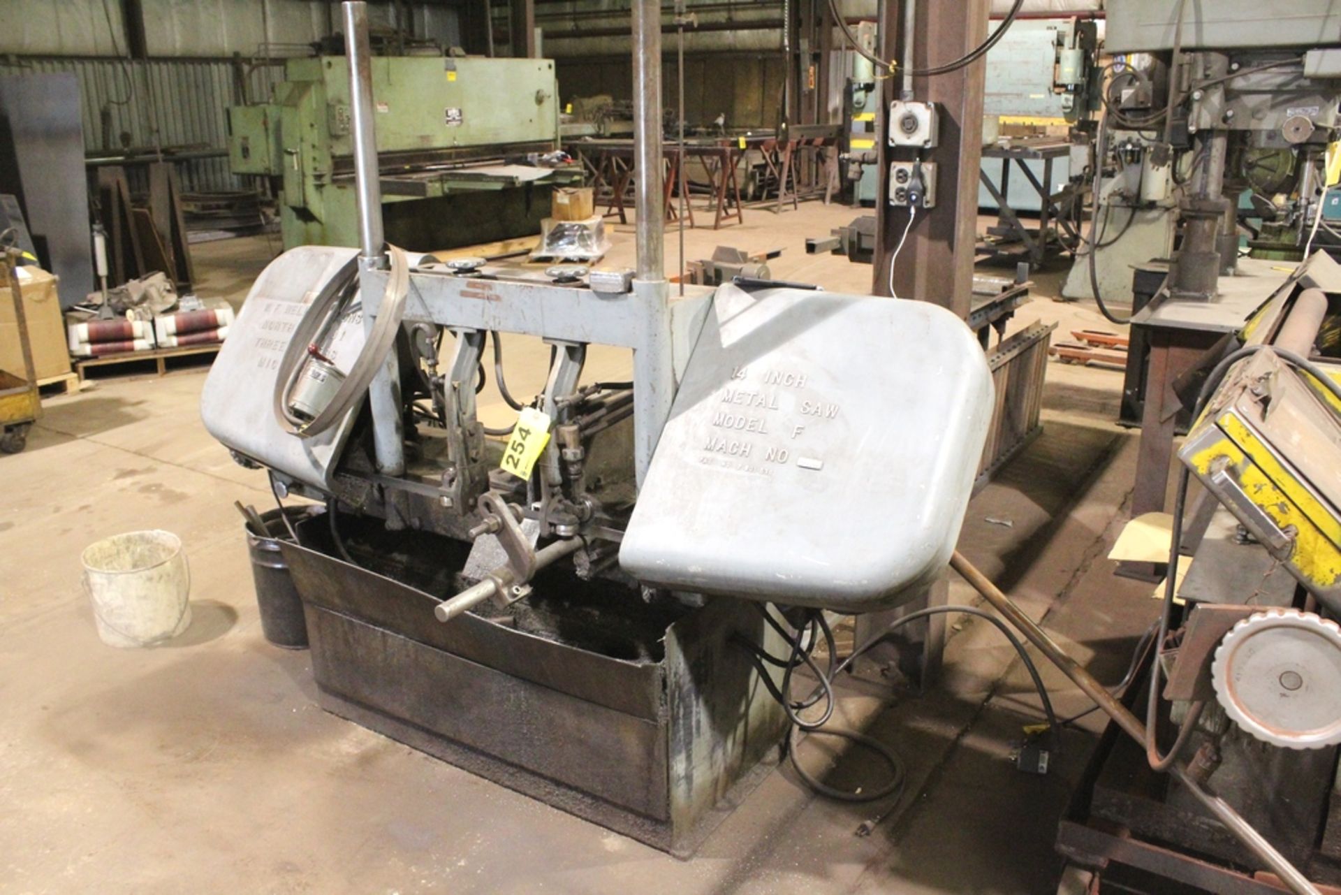 WELLS MODEL  F611117 HORIZONTAL METAL CUTTING BAND SAW S/N F611117: