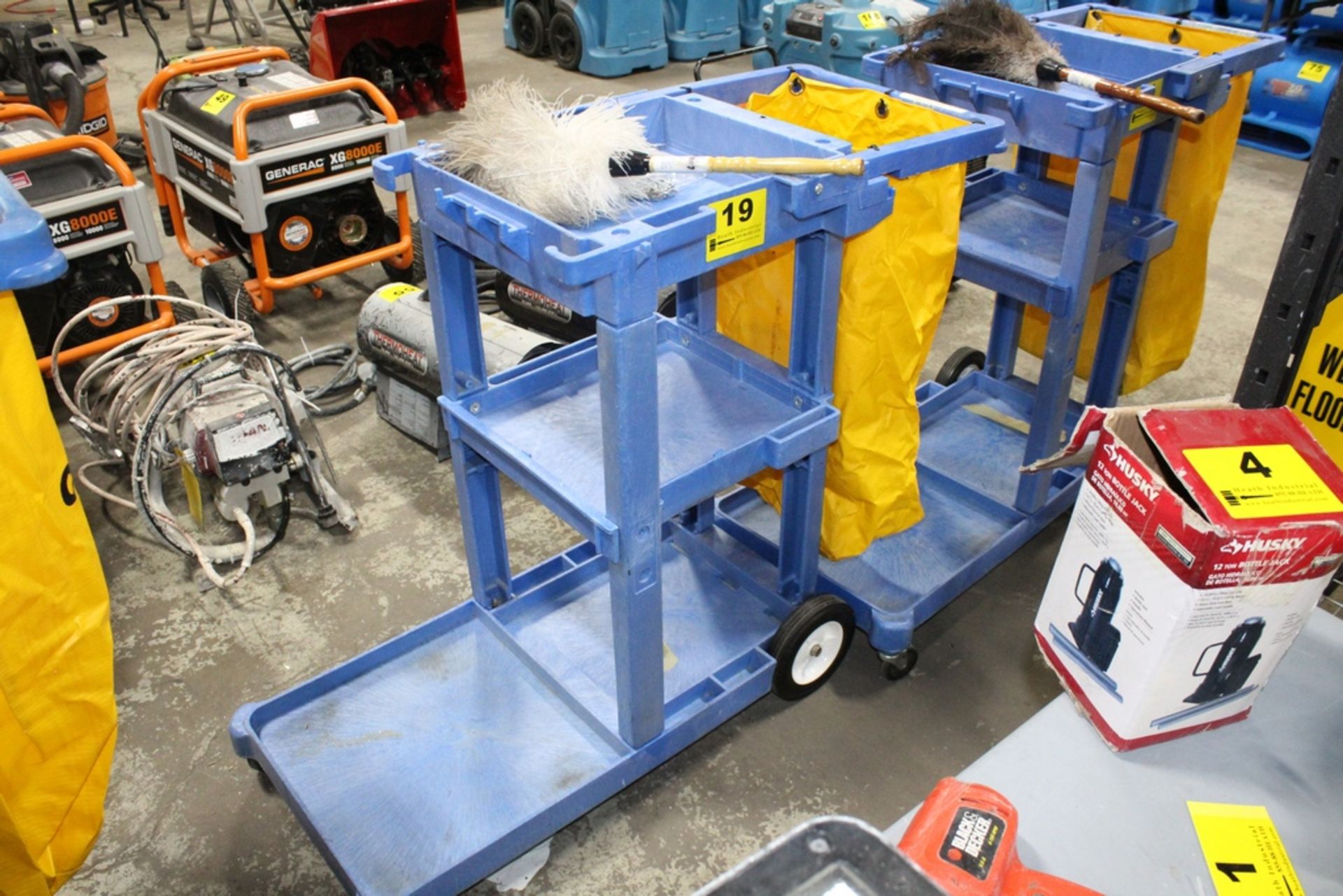 CONTINENTAL JANITORIAL CART WITH FEATHER DUSTER