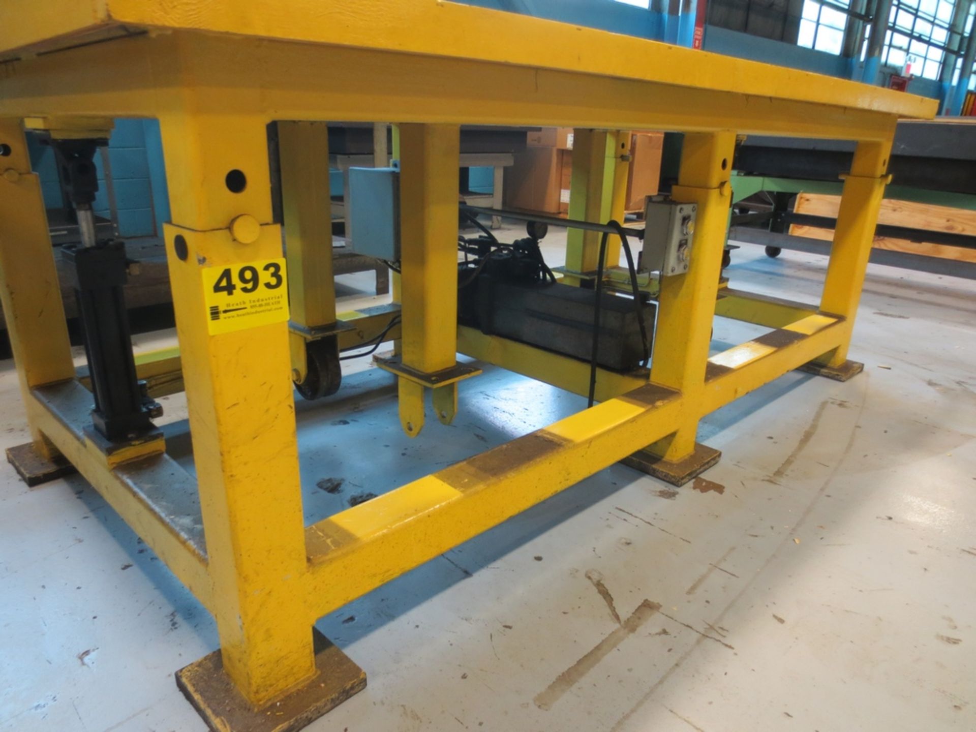 HYDRAULIC LIFTING TABLE - Image 2 of 2