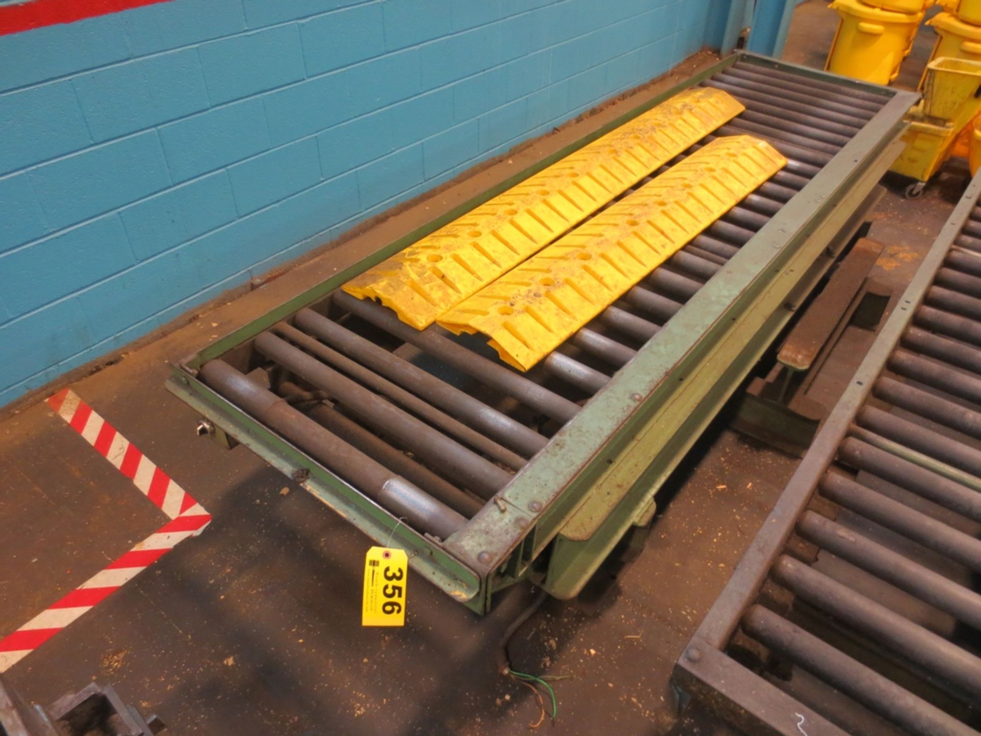 POWER ROLLING CONVEYOR