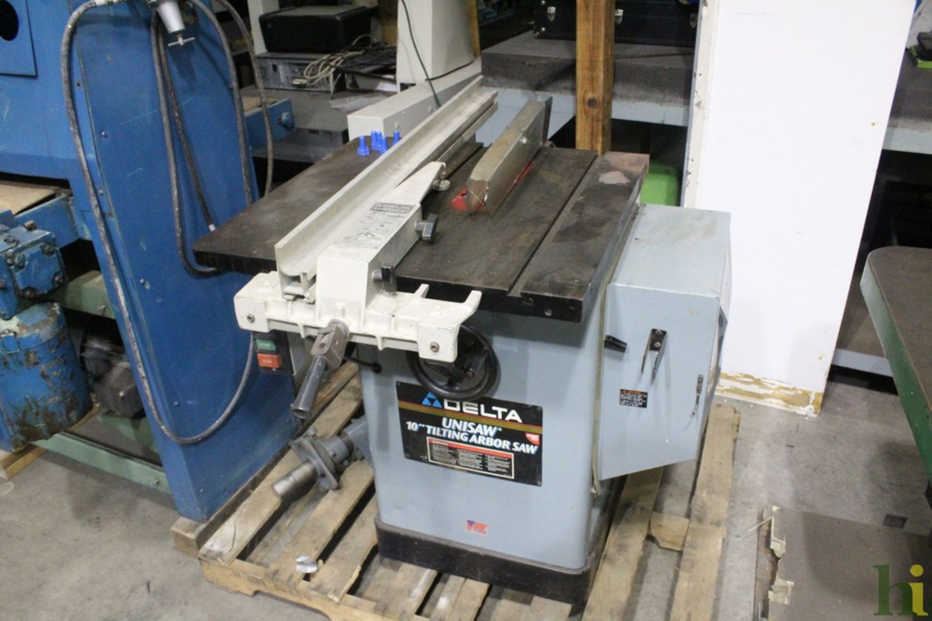 DELTA 10” UNISAW TILTING ARBOR TABLE SAW WITH UNIFENCE