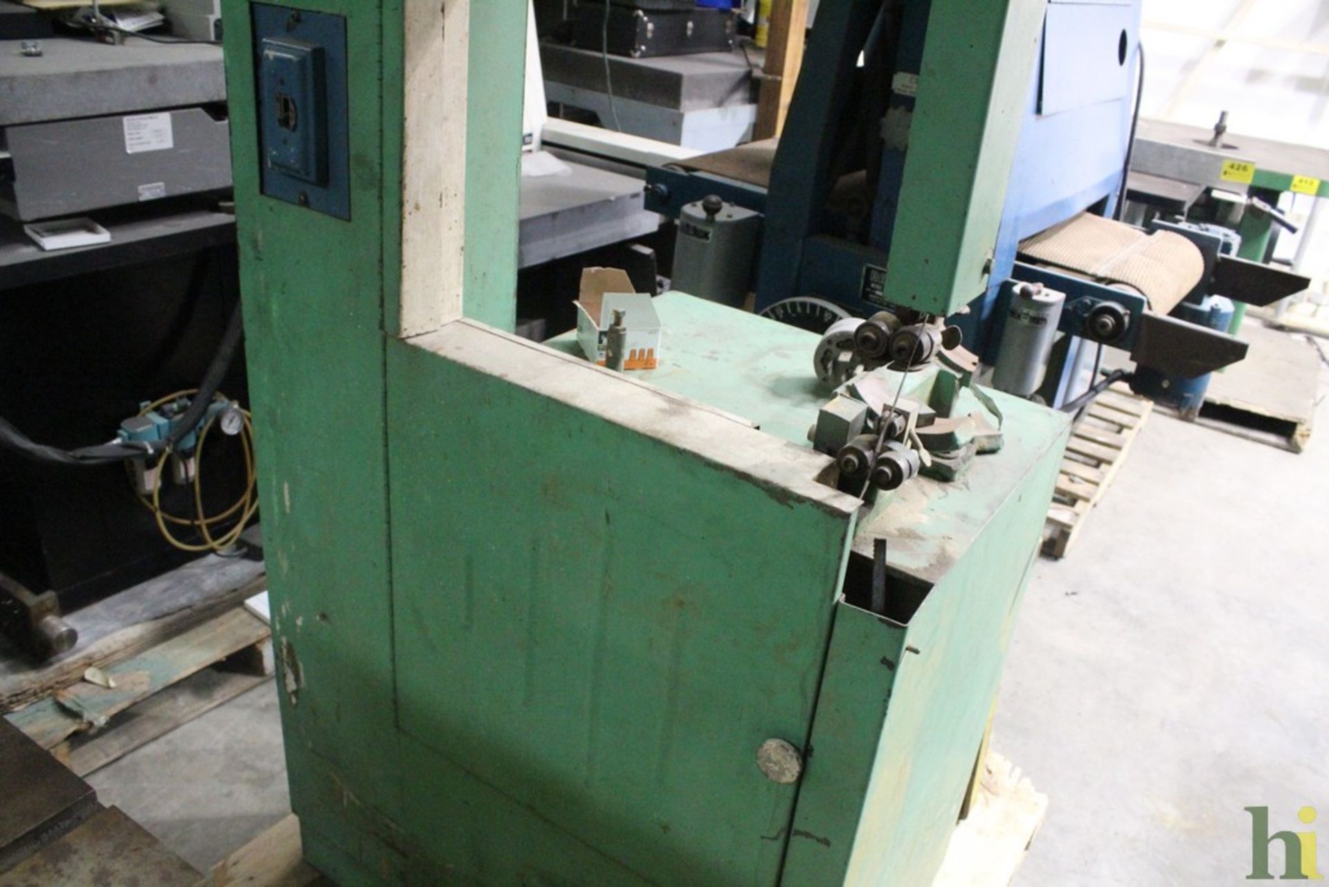 POWERMATIC MODEL 80 BANDSAW, S/N 1119, WITH 18" THROAT, 24" X 24" TABLE - Image 3 of 4