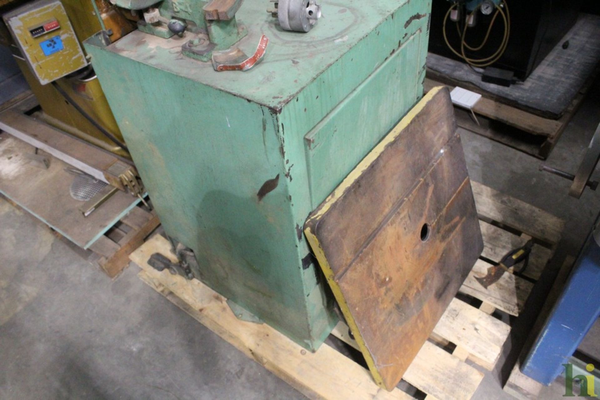 POWERMATIC MODEL 80 BANDSAW, S/N 1119, WITH 18" THROAT, 24" X 24" TABLE - Image 4 of 4