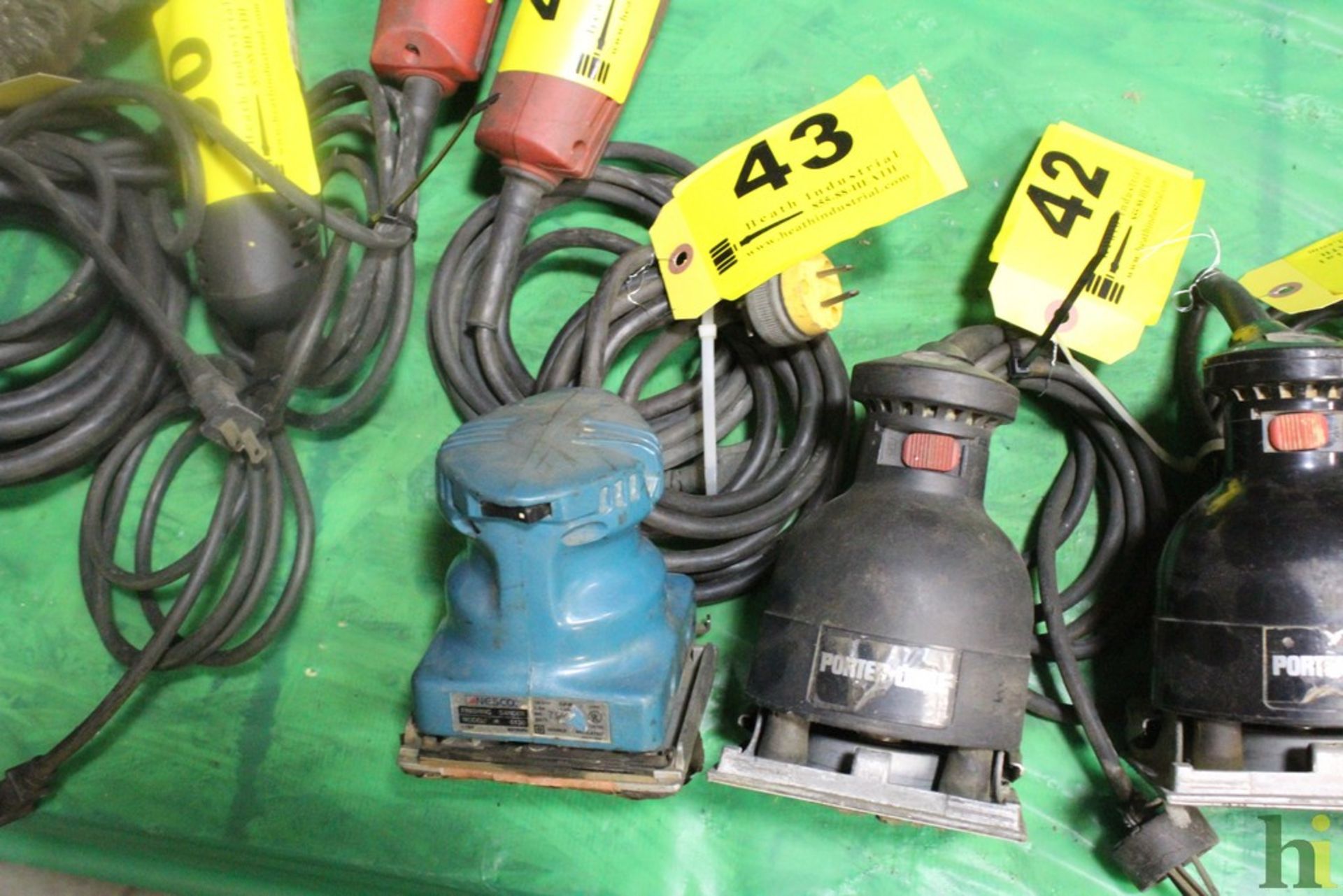 NESCO MODEL 6130 FINISHING SANDER