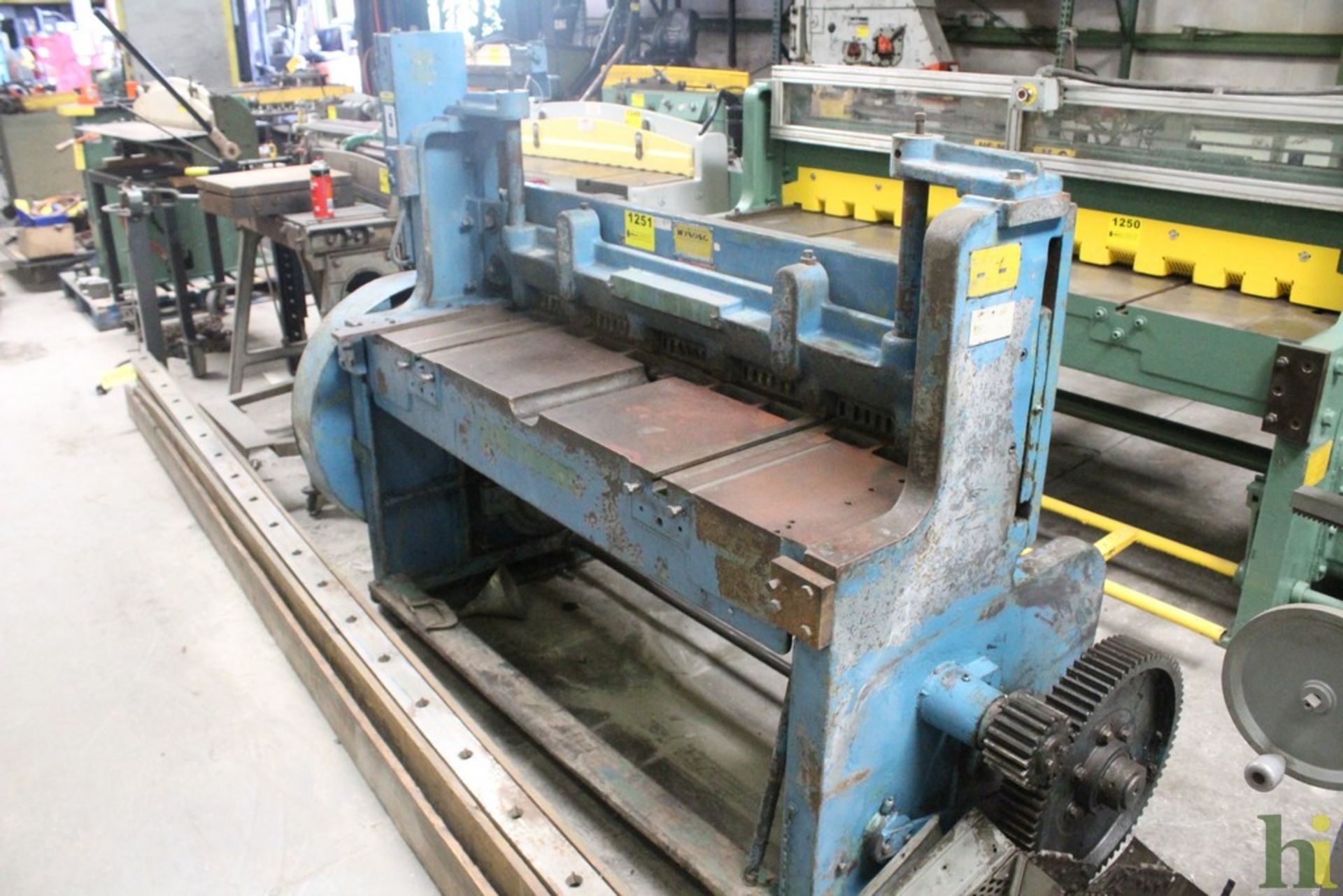 WYSONG 12 GAUGE X 52” MODEL 252 SHEAR, S/N P13-335 - Image 2 of 4