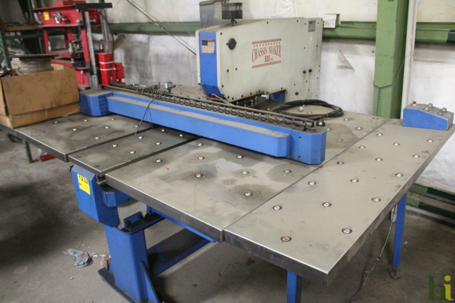 CHASSIS MAKER IIIXL TURRET PUNCH, S/N 971026 WITH POSITIONING TABLE