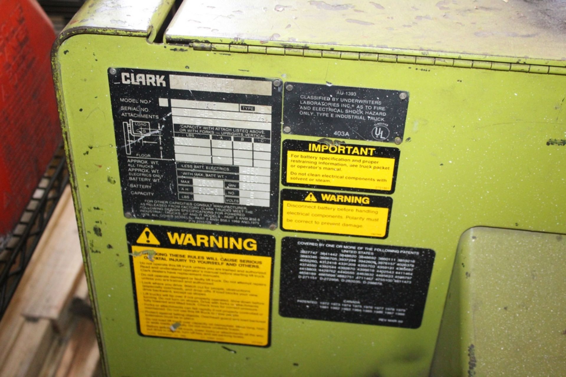 CLARK CLARKLIFT POWERWORKER MODEL ST 30B S/N ST 245-1285 PM-6235, 3000LBS CAPACITY W/ EXCISE - Image 4 of 7