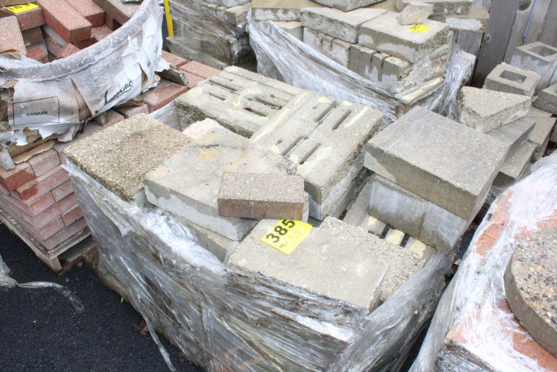 ASSORTED CONCRETE BLOCKS ON SKID - THIS ITEM LOCATED AT 1530 WILEY ROAD, SCHAUMBURG, IL