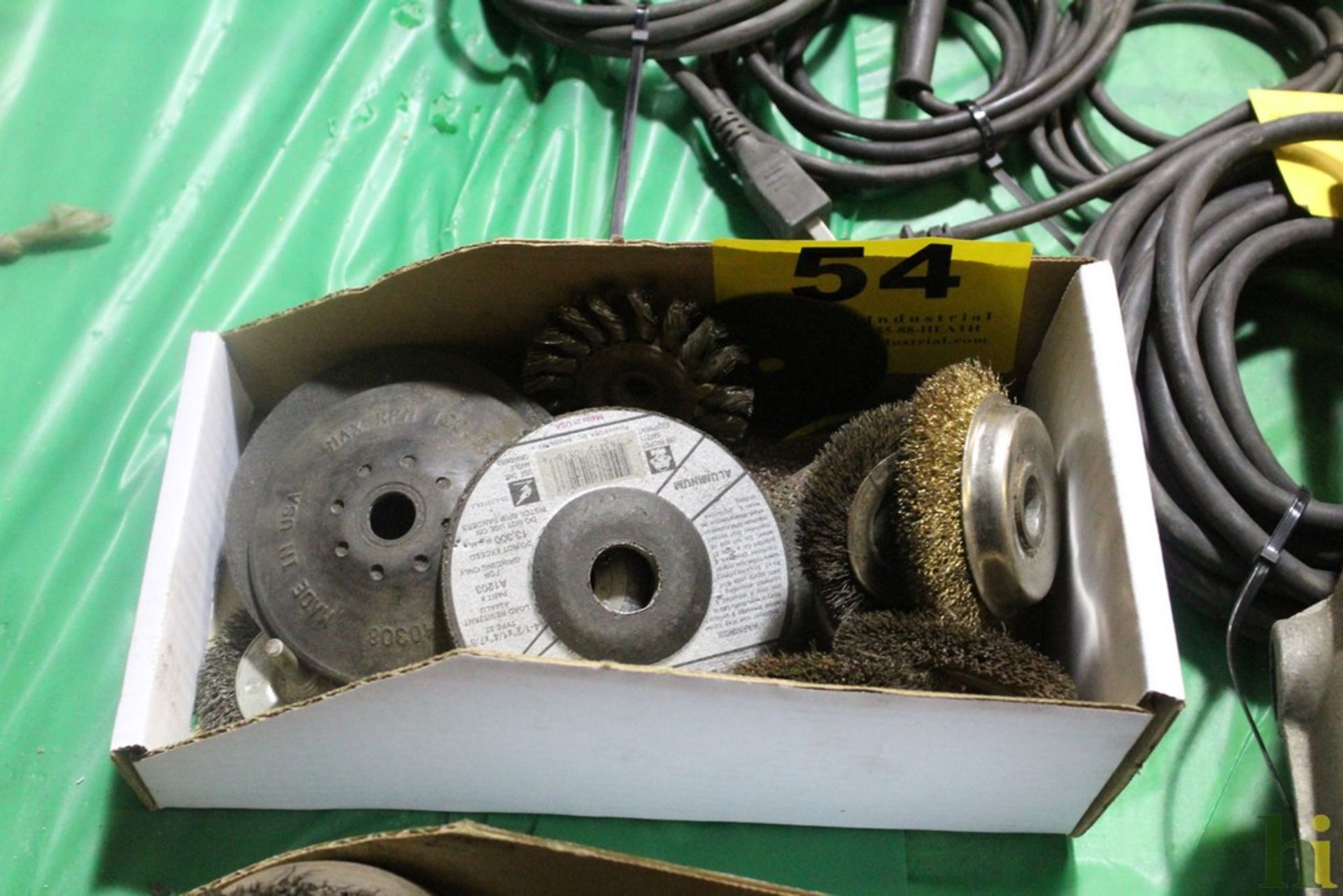 WIRE BRUSH AND ABRASIVES IN BOX