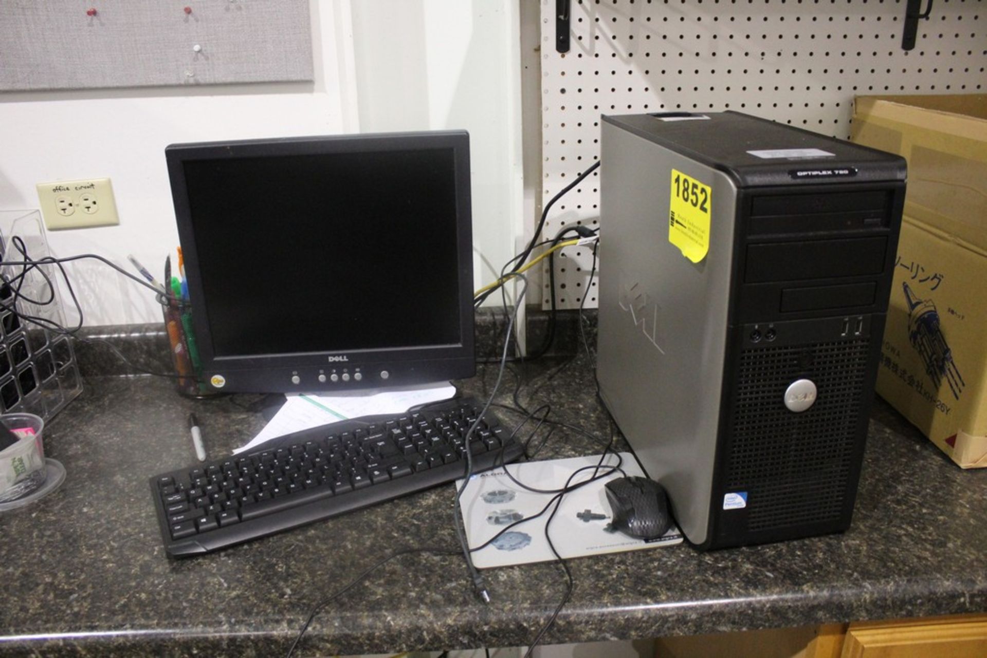 DELL OPTIPLEX 780 DESKTOP COMPUTER WITH FLATSCREEN MONITOR, KEYBOARD AND MOUSE