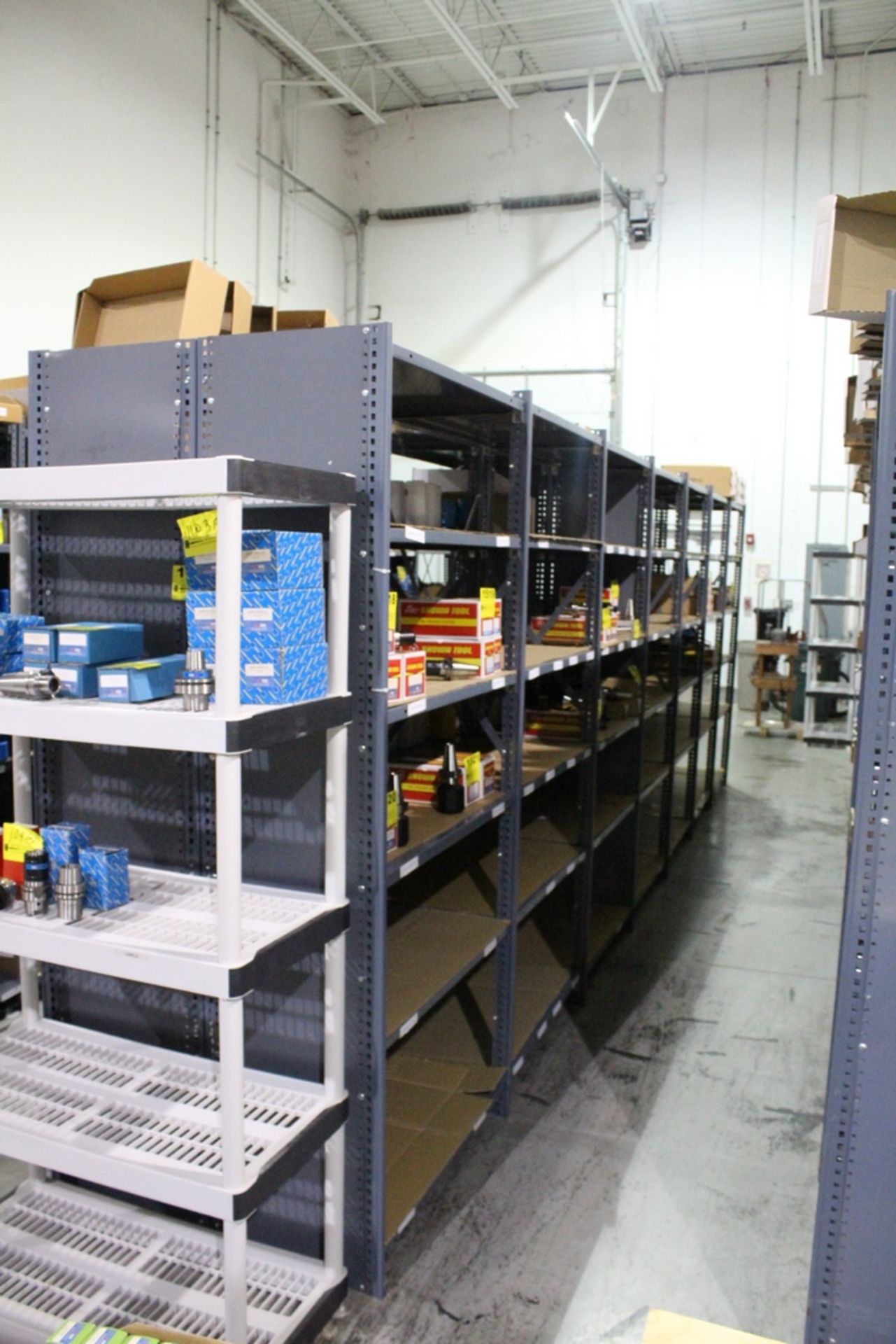 DOUBLE SIDED ADJUSTABLE STEEL SHELVING UNIT - 7' X 21' X 38"