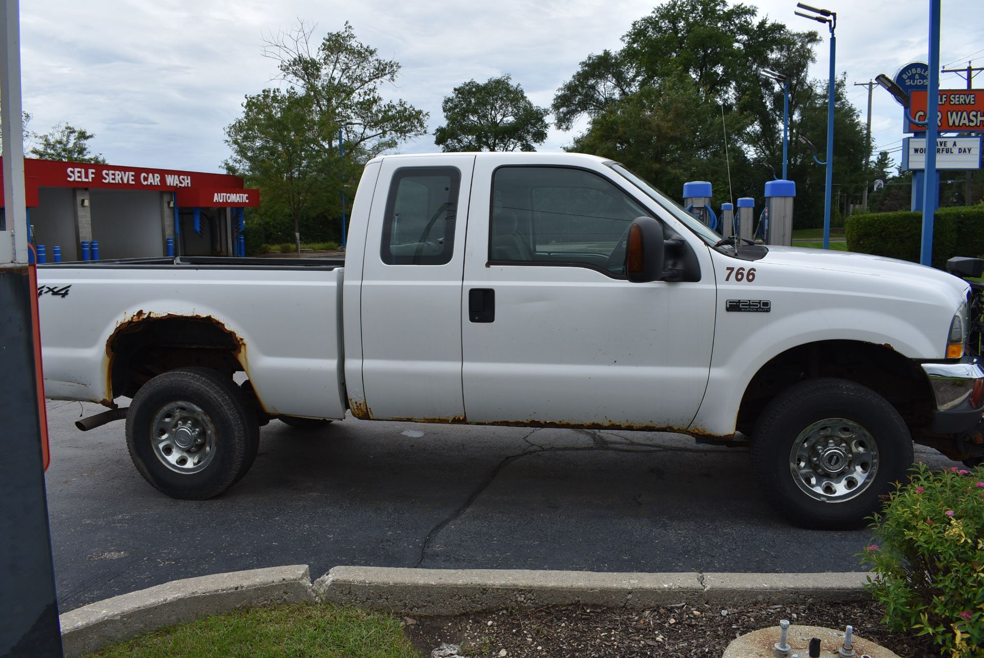 2004 FORD F250XLT SUPER DUTY EXTENDED CAB 4X4 PICKUP TRUCK VIN: 1FTNX21L94EB64345, V8, A/T, 142 IN - Image 5 of 12