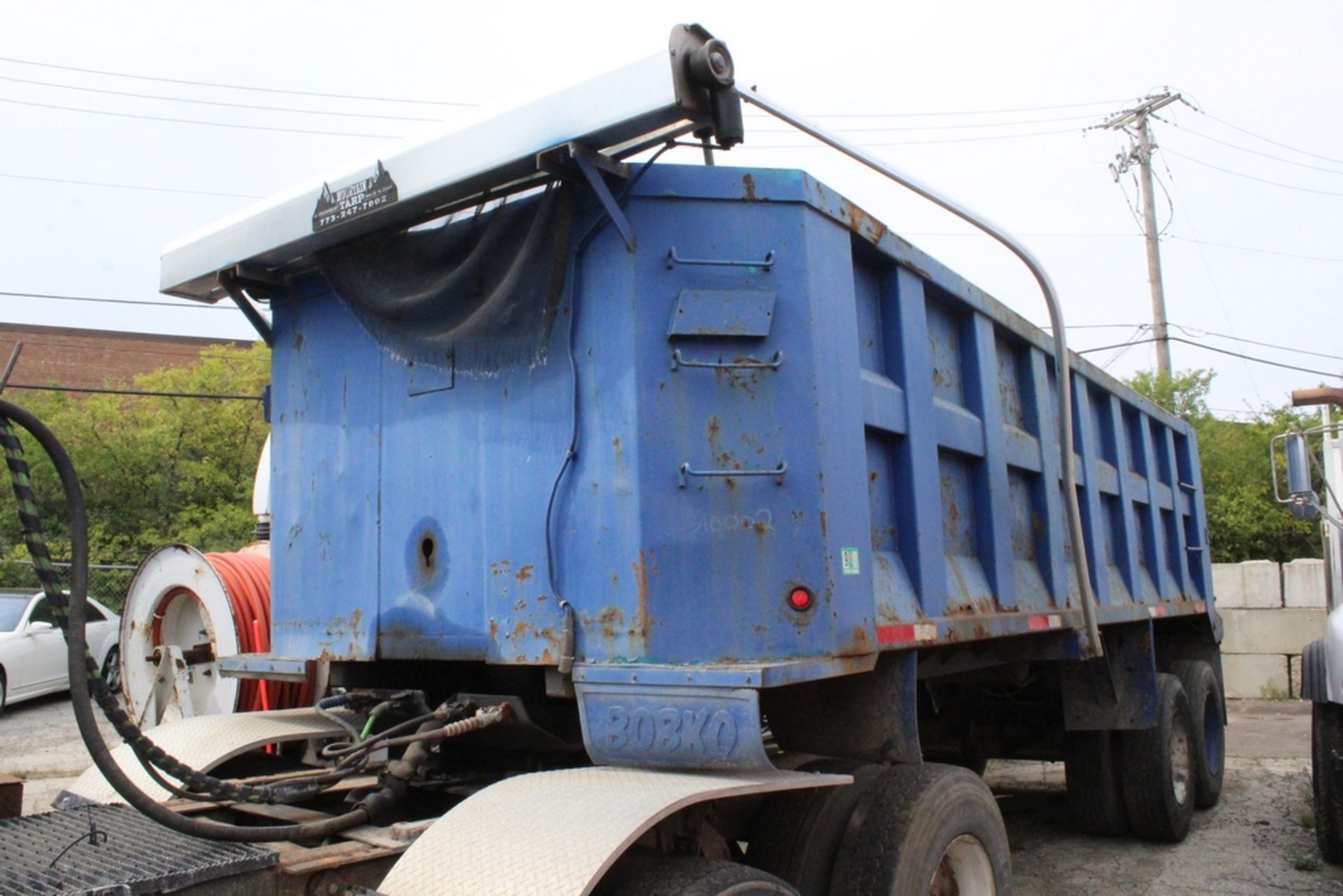 BOBKO 24 FT FRAMELESS T/A END DUMP TRAILER SPRING SUSP. - Image 2 of 3