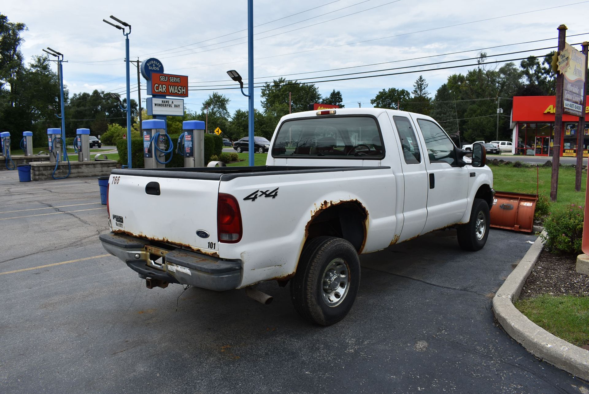 2004 FORD F250XLT SUPER DUTY EXTENDED CAB 4X4 PICKUP TRUCK VIN: 1FTNX21L94EB64345, V8, A/T, 142 IN - Image 4 of 12