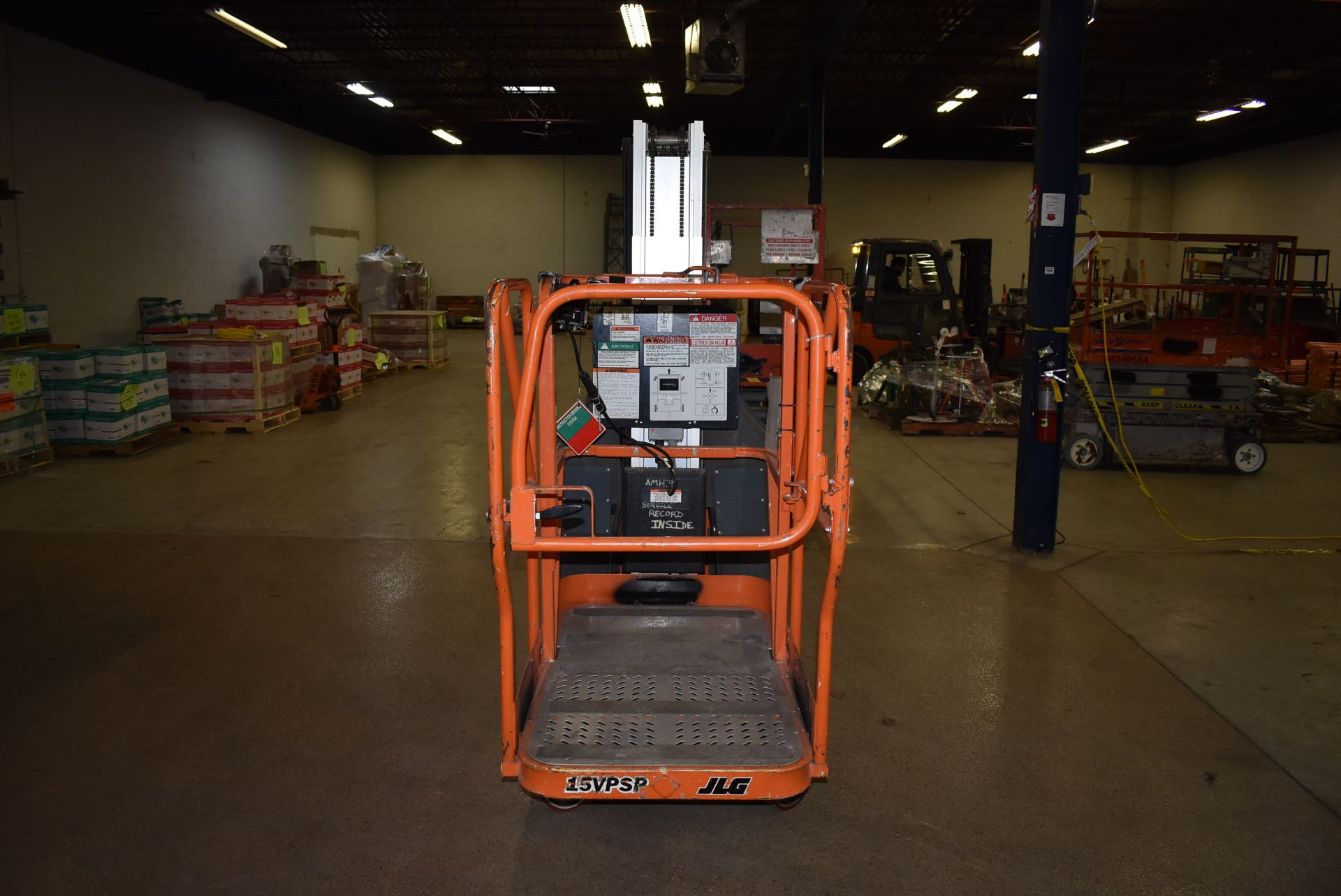 JLG 15VPSP 15 FT ELECTRIC DRIVABLE STOCK PICKER S/N: 0130003525 (2001) 500 LB. PLATFORM CAPACITY, 21 - Image 8 of 16