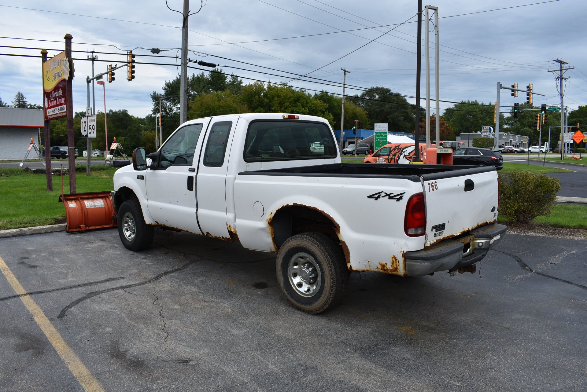 2004 FORD F250XLT SUPER DUTY EXTENDED CAB 4X4 PICKUP TRUCK VIN: 1FTNX21L94EB64345, V8, A/T, 142 IN - Image 2 of 12