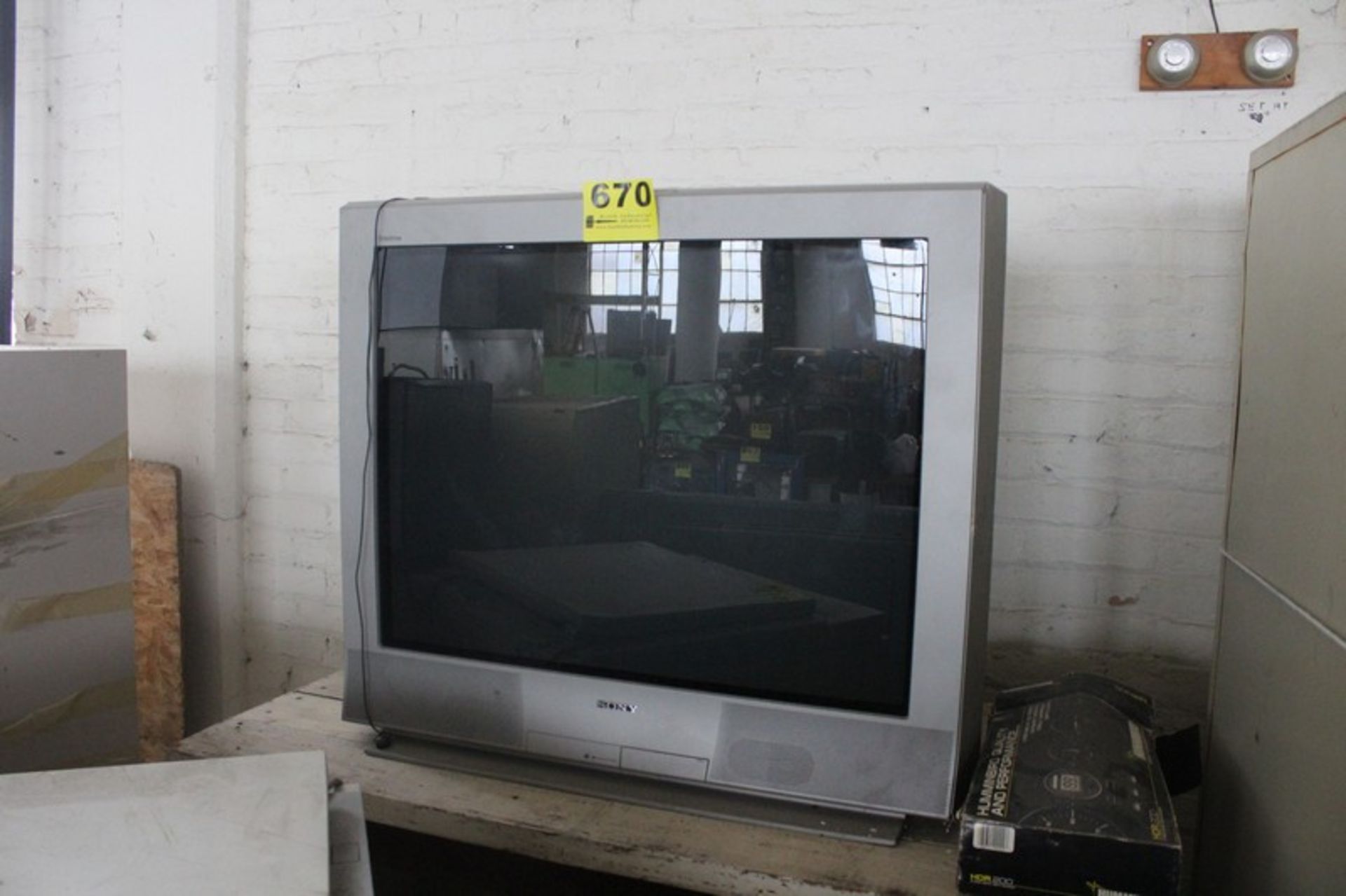 SONY 37" COLOR TELEVISION
