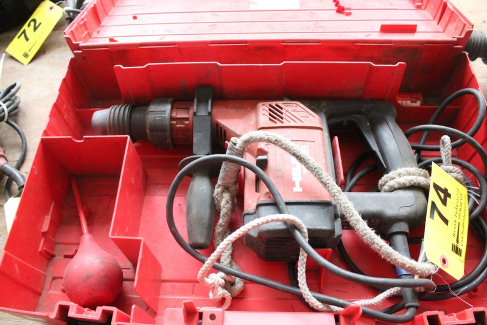 HILTI MODEL TE25 HAMMER DRILL IN CASE