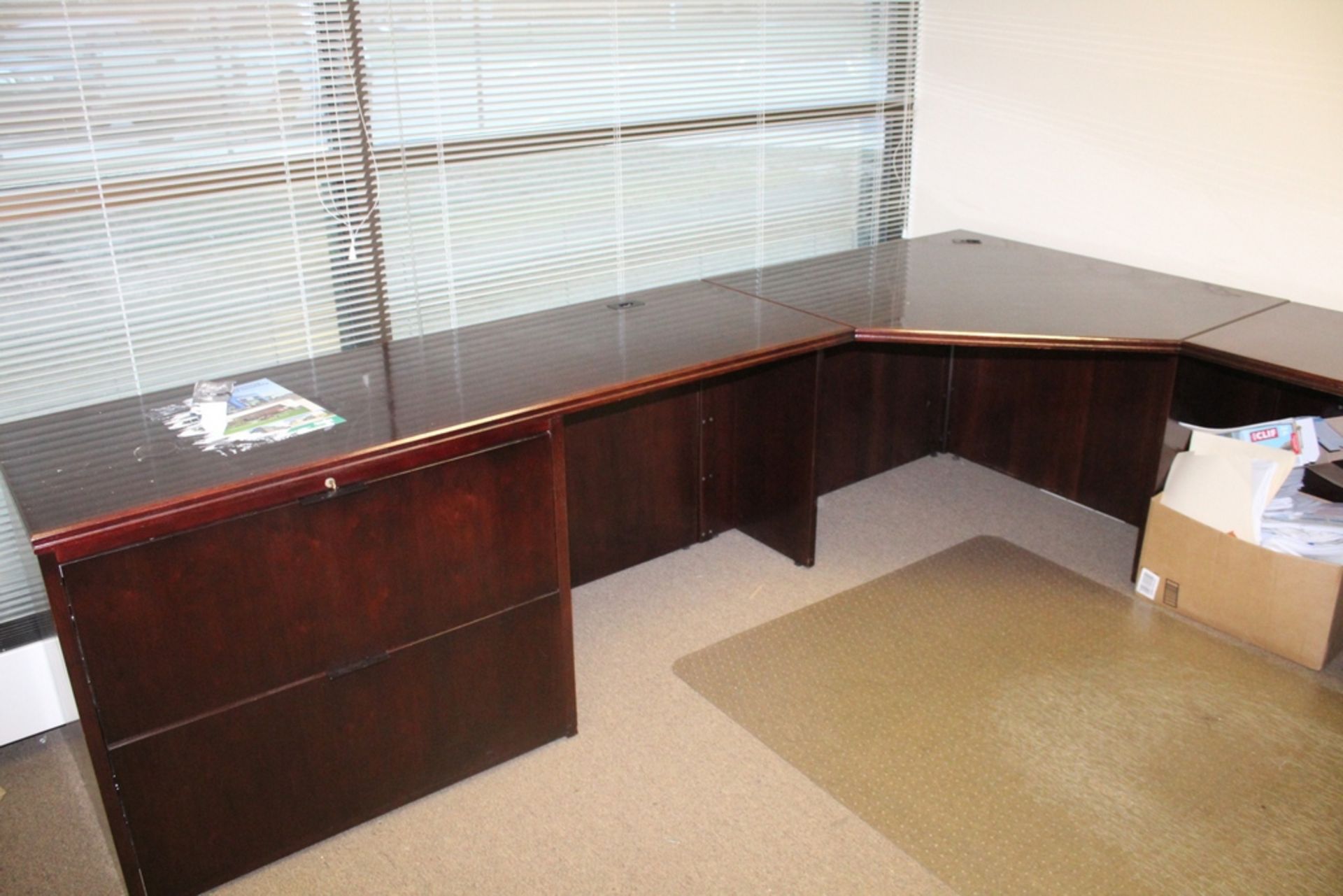 LARGE U-SHAPED DESK, 114" X 72" WITH TWO LATERAL FILE CABINETS - Image 2 of 4