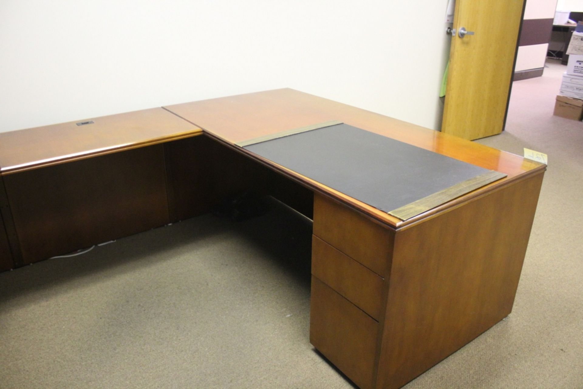 U-SHAPED OFFICE DESK, 114" X 72" WITH CREDENZA - Image 4 of 5