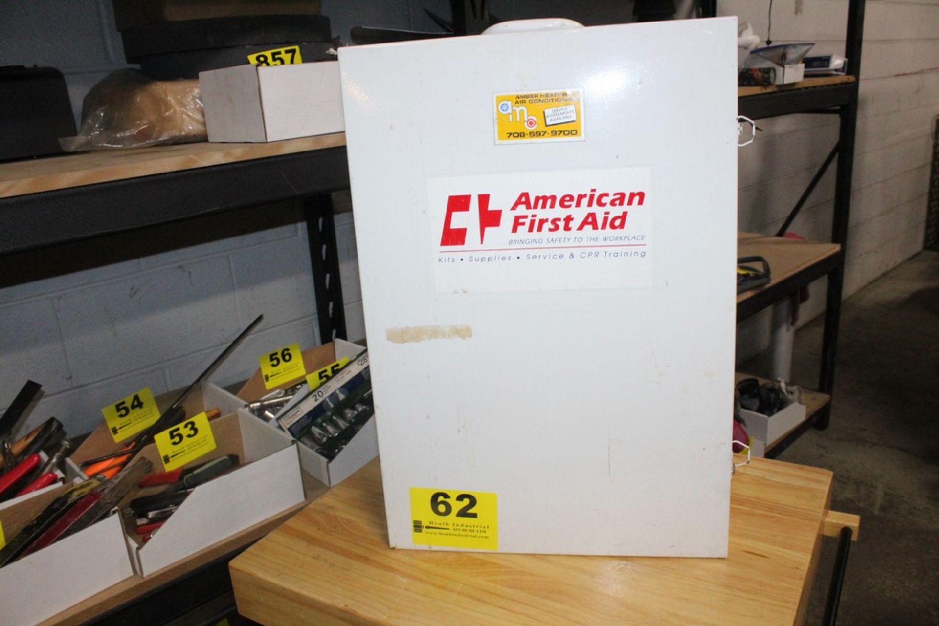 AMERICAN FIRST AID WALL MOUNTED FIRST AID KIT