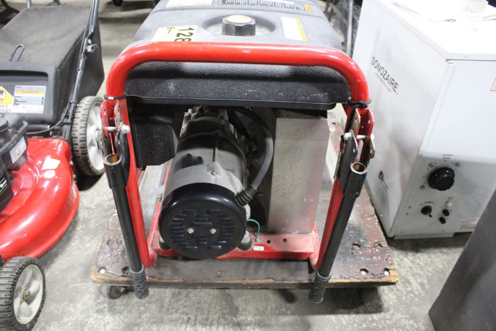 HUSKY PORTABLE GENERATOR, 5,000 WATTS, 6,250 STARTING WATTS, WITH BRIGG & STRATTON 1450 GAS ENGINE - Image 3 of 5