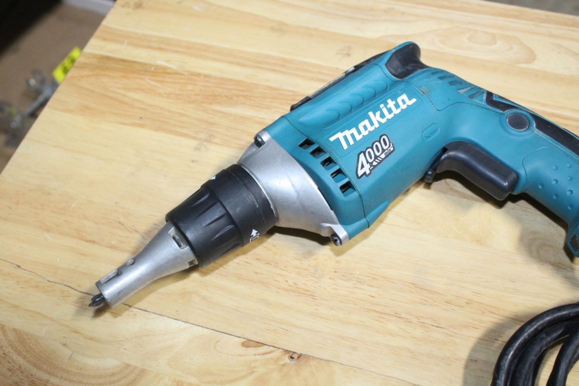 MAKITA MODEL FS4200 DRYWALL SCREW DRIVER - Bild 2 aus 2