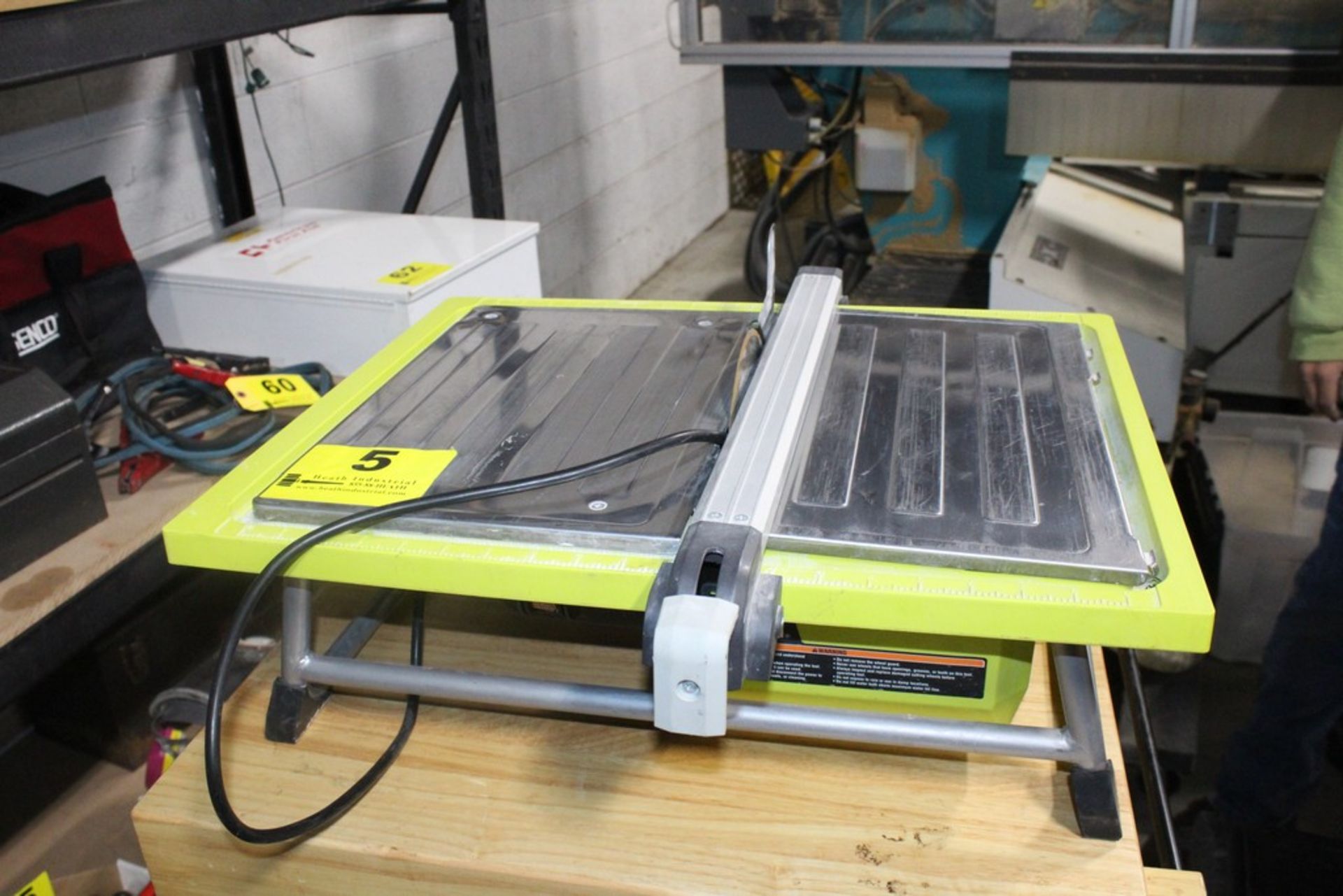 RYOBI MODEL W2722 TILE SAW WITH 20" X 15" TABLE