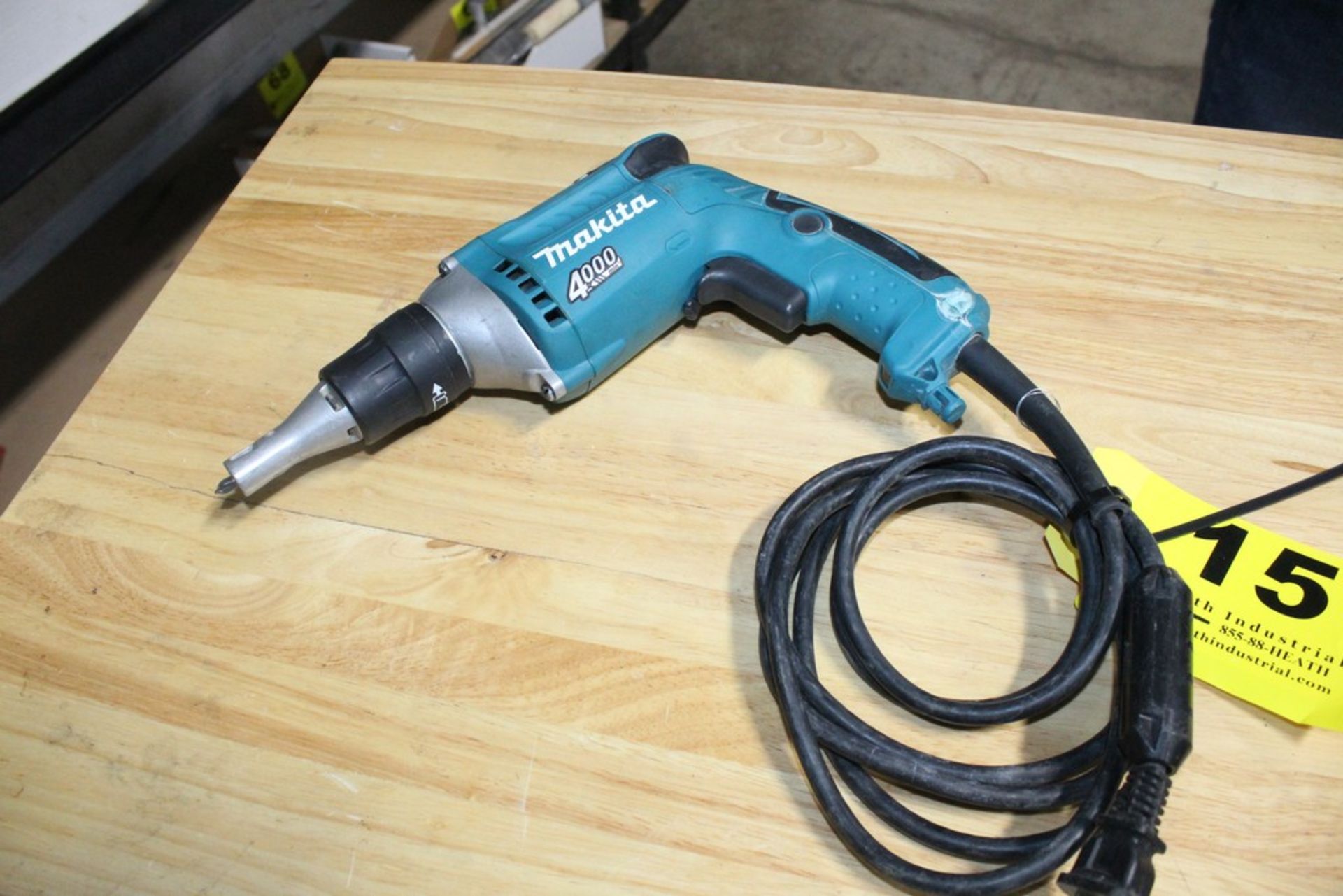 MAKITA MODEL FS4200 DRYWALL SCREW DRIVER