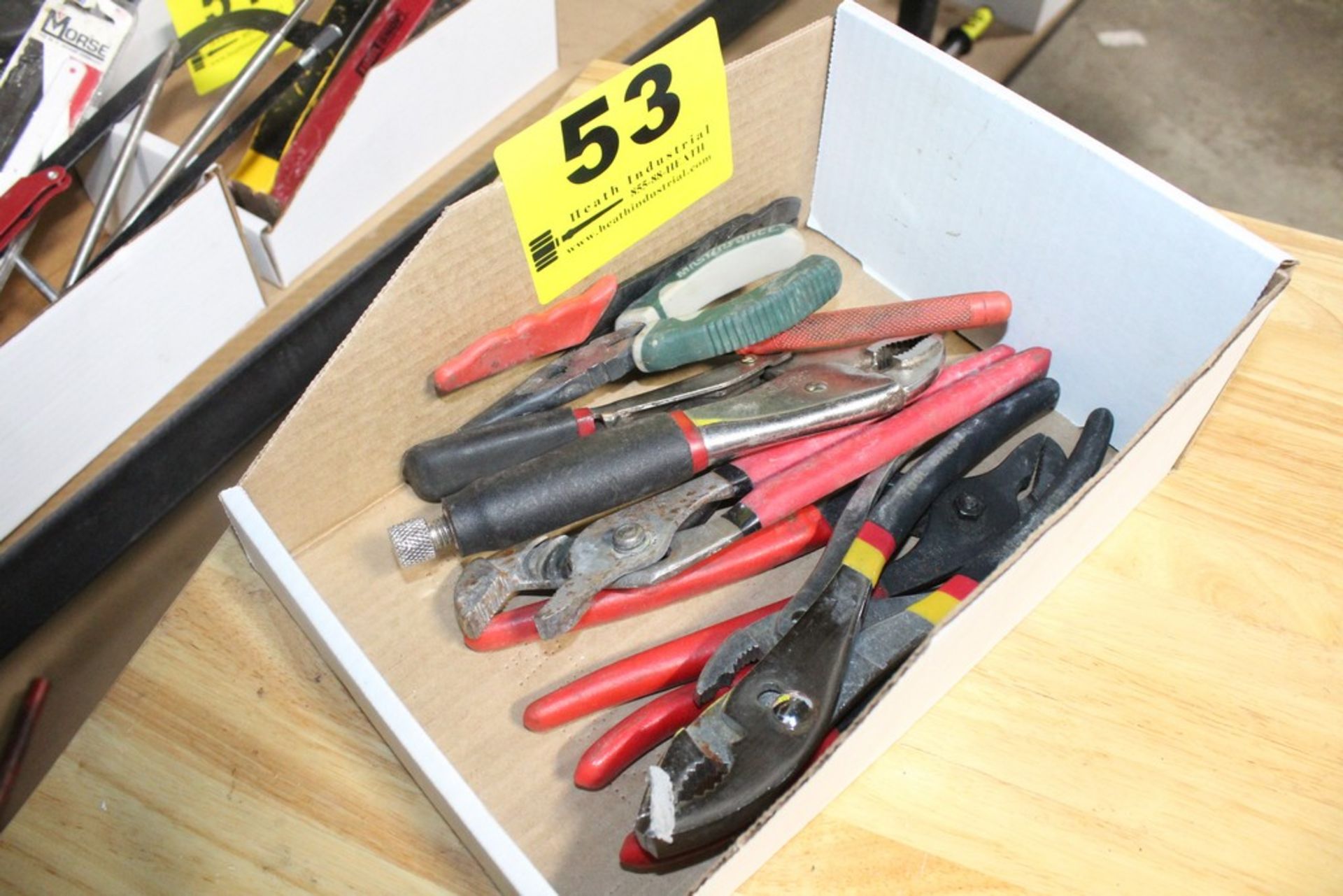 ASSORTED PLIERS IN BOX