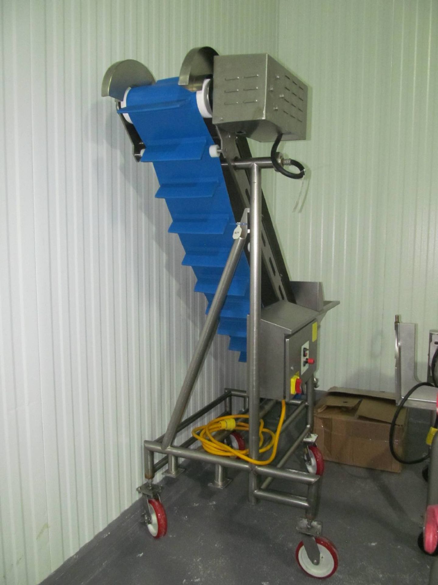 Unitech 12" x 7' Elevator Belt Conveyor - Image 3 of 5