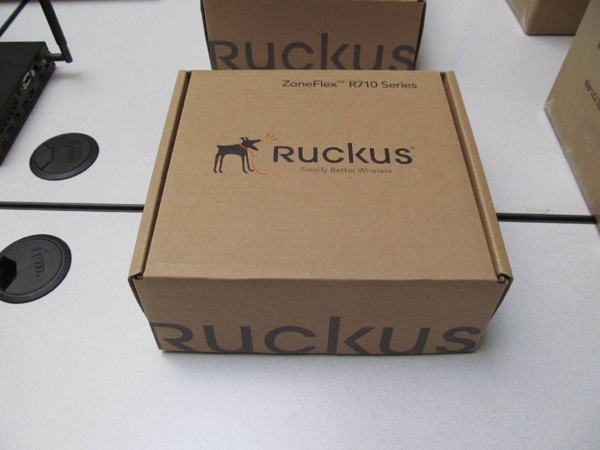 Ruckus Zone Flex R710 Indoor WI-FI Access Point - Image 2 of 2