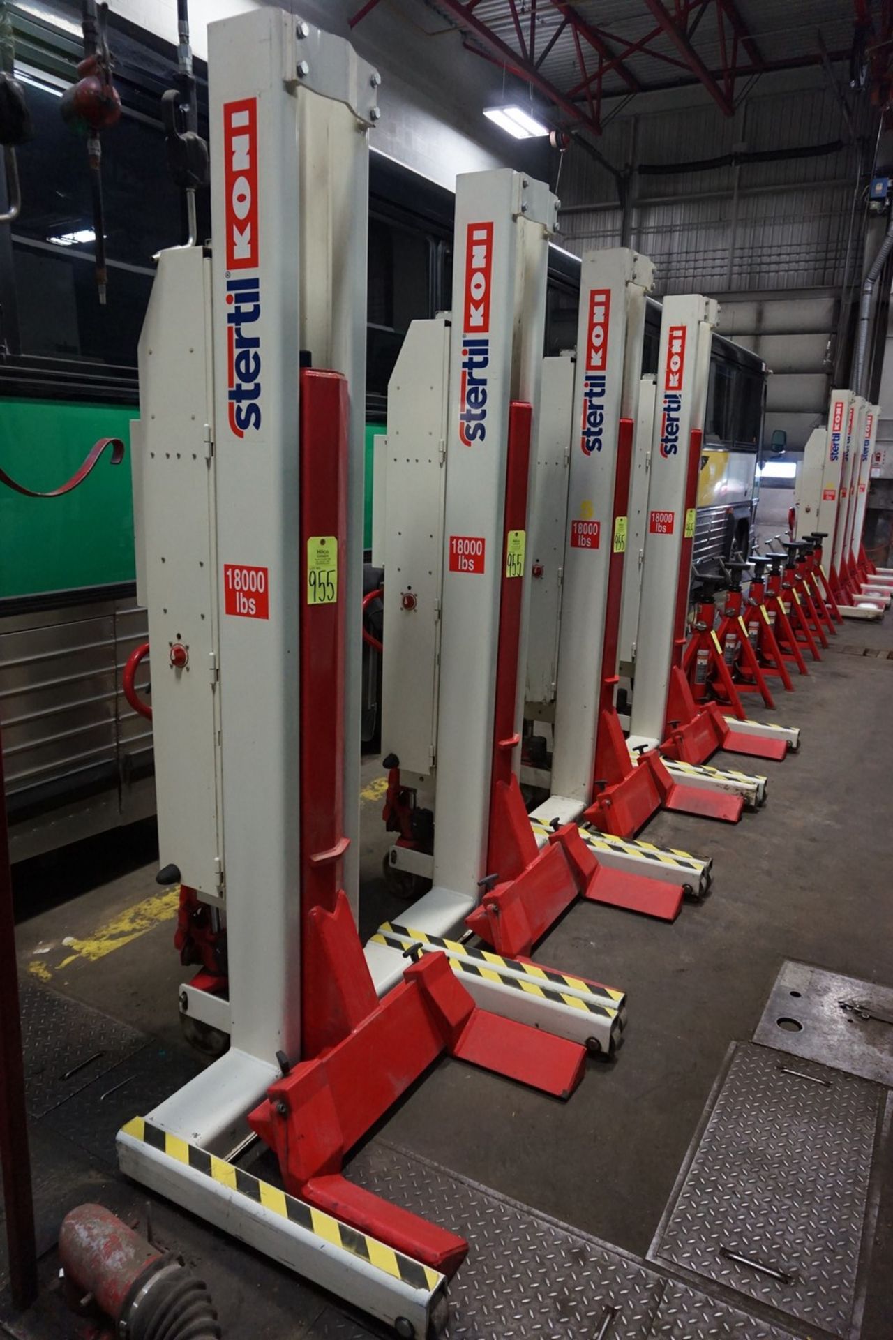 Steril Koni Model ST-1082 FWA US 18,000-Lbs Capacity Wireless Mobile Column Lifts