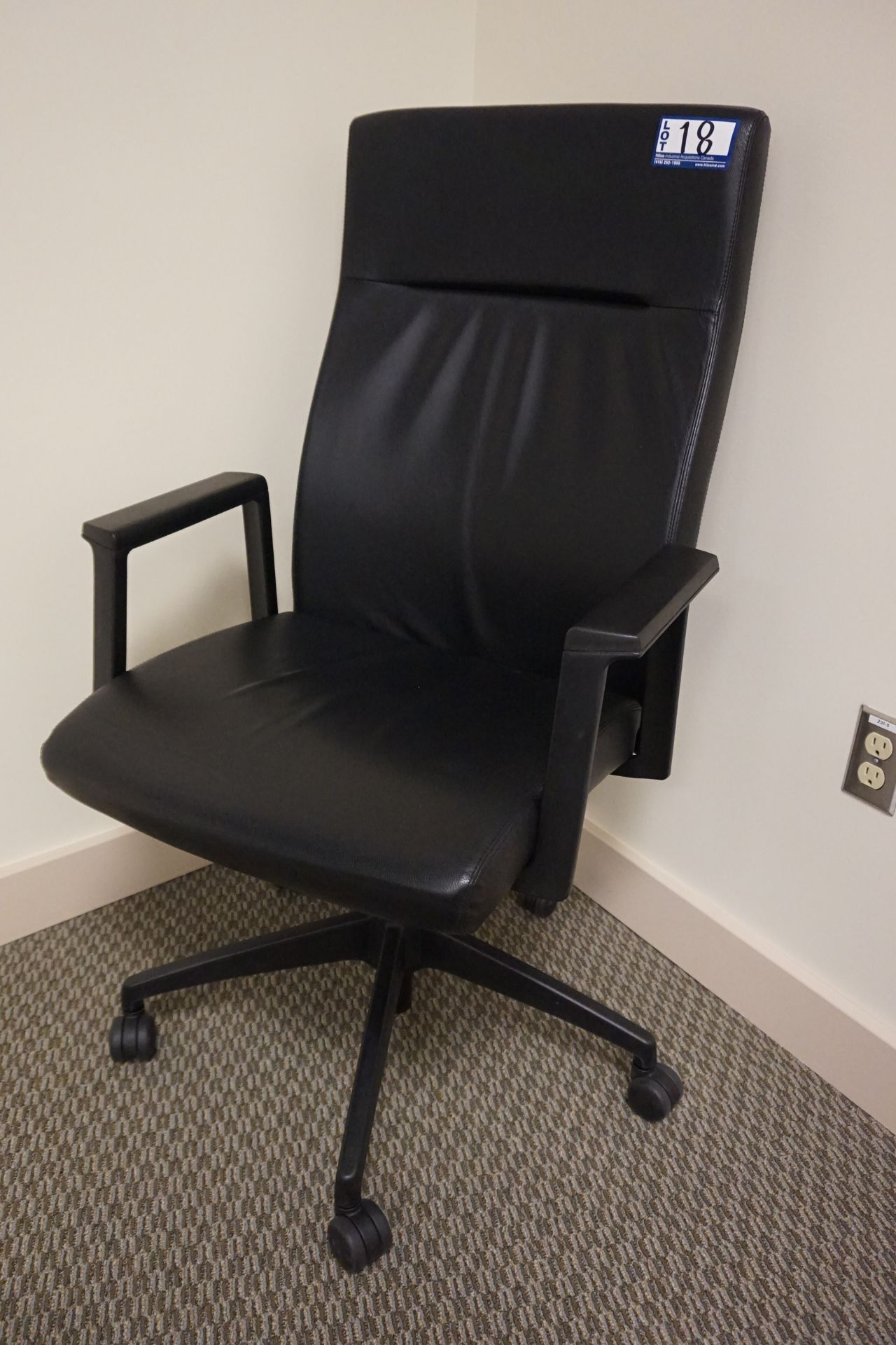 Steelcase Turnstone Swivel Arm Chair